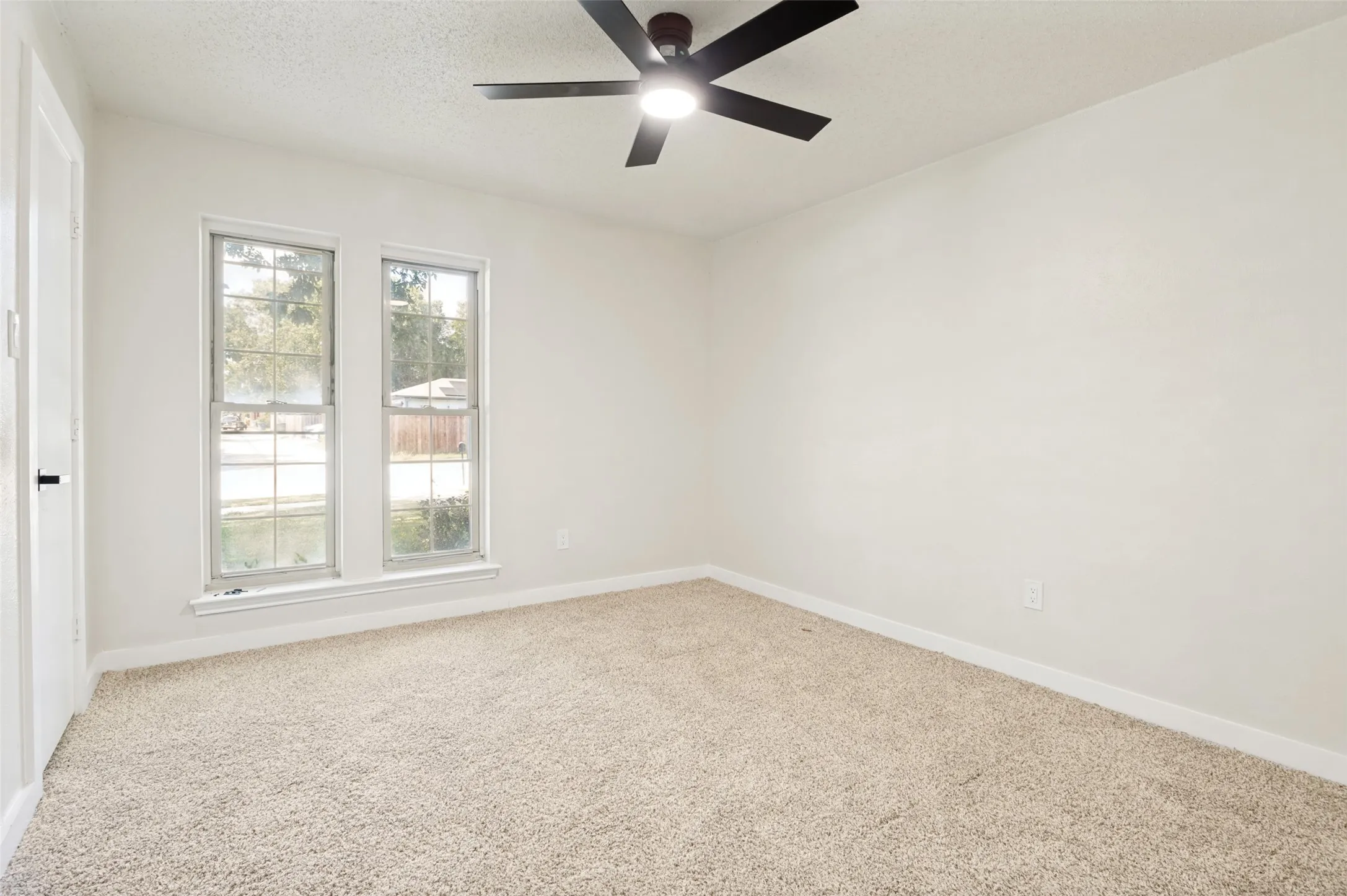 Single Family Residence For Sale in Dallas County , 2302 Greenhill Drive, Carrollton, Texas 75006, 4 Bedroom, 2 Bathroom, 2 Garage spaces, 2,065 Sqft, built in 1973, mls#21314733, Real Estate Agent in Carrollton, Homes For Sale in Dallas county, Homes For Sale in Carrollton, Realtor in Carrollton Texas, Real Estate Brokerage Independent Realty Texas, Luminita Cordes Realtor