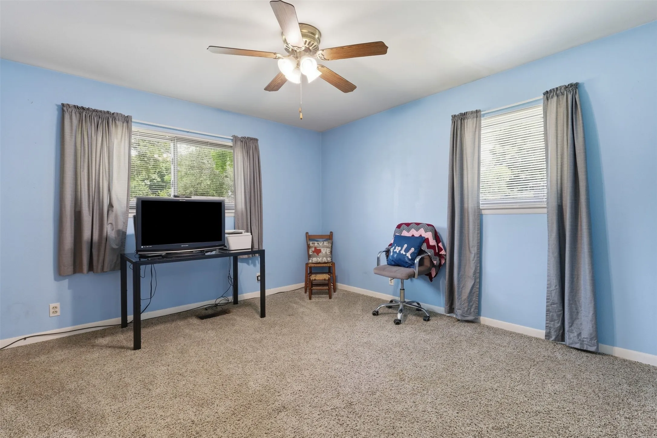 Single Family Residence For Sale in Johnson County , 1117 Sheridan Lane, Cleburne, Texas 76033, 3 Bedroom, 2 Bathroom, 2 Garage spaces, 1,806 Sqft, built in 1966, mls#21313997, Real Estate Agent in Cleburne, Homes For Sale in Johnson county, Homes For Sale in Cleburne, Realtor in Cleburne Texas, Real Estate Brokerage Independent Realty Texas, Luminita Cordes Realtor