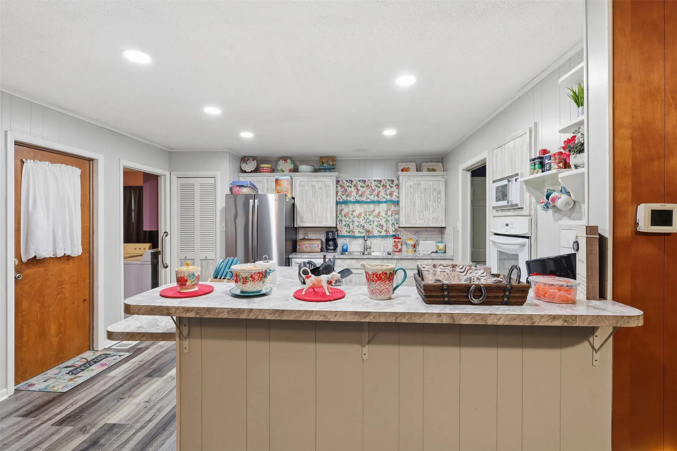 Single Family Residence For Sale in Johnson County , 1117 Sheridan Lane, Cleburne, Texas 76033, 3 Bedroom, 2 Bathroom, 2 Garage spaces, 1,806 Sqft, built in 1966, mls#21313997, Real Estate Agent in Cleburne, Homes For Sale in Johnson county, Homes For Sale in Cleburne, Realtor in Cleburne Texas, Real Estate Brokerage Independent Realty Texas, Luminita Cordes Realtor