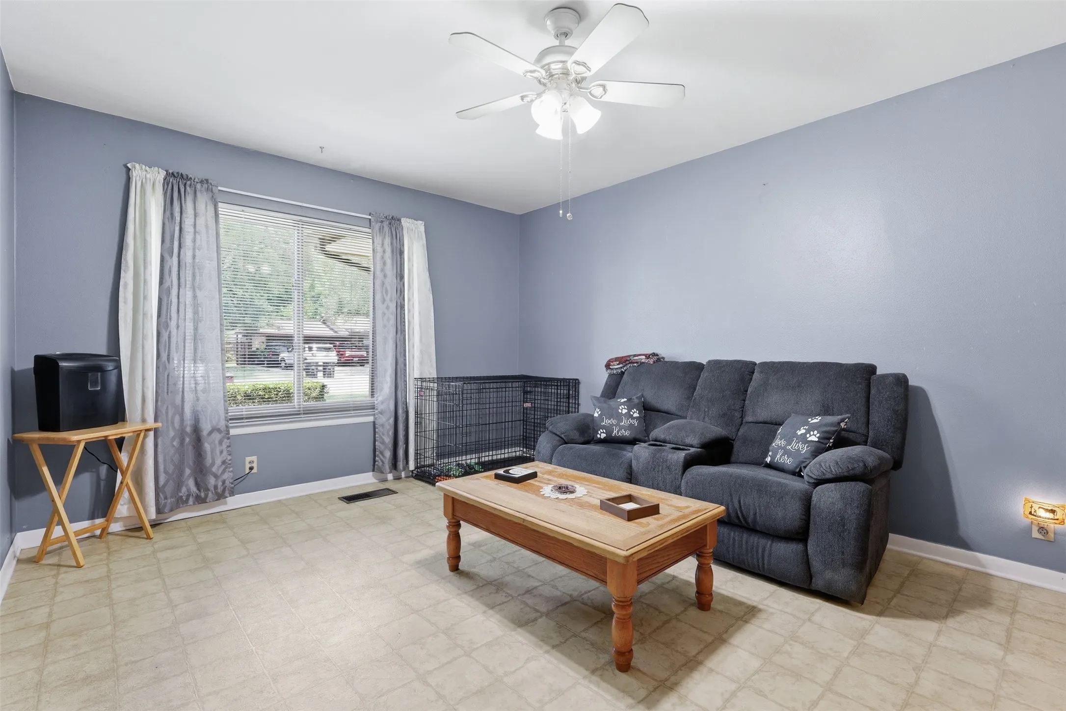 Single Family Residence For Sale in Johnson County , 1117 Sheridan Lane, Cleburne, Texas 76033, 3 Bedroom, 2 Bathroom, 2 Garage spaces, 1,806 Sqft, built in 1966, mls#21313997, Real Estate Agent in Cleburne, Homes For Sale in Johnson county, Homes For Sale in Cleburne, Realtor in Cleburne Texas, Real Estate Brokerage Independent Realty Texas, Luminita Cordes Realtor