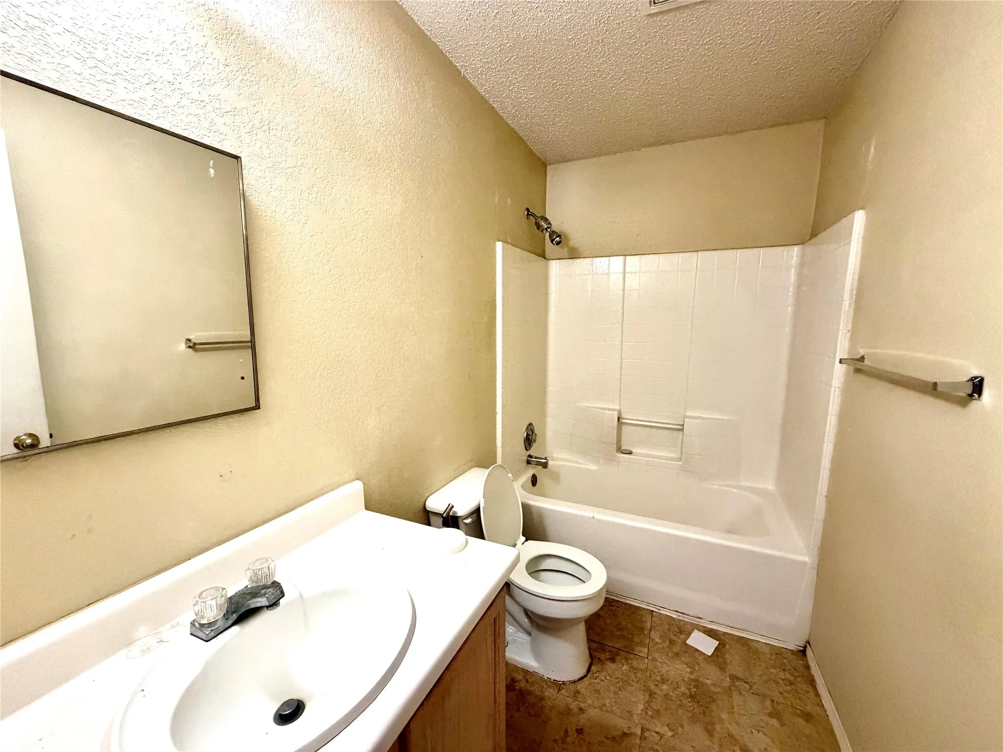 Single Family Residence For Sale in Dallas County , 1257 Regal Drive, Garland, Texas 75040, 4 Bedroom, 3 Bathroom, 2 Garage spaces, 2,792 Sqft, built in 1997, mls#21311241, Real Estate Agent in Garland, Homes For Sale in Dallas county, Homes For Sale in Garland, Realtor in Garland Texas, Real Estate Brokerage Independent Realty Texas, Luminita Cordes Realtor