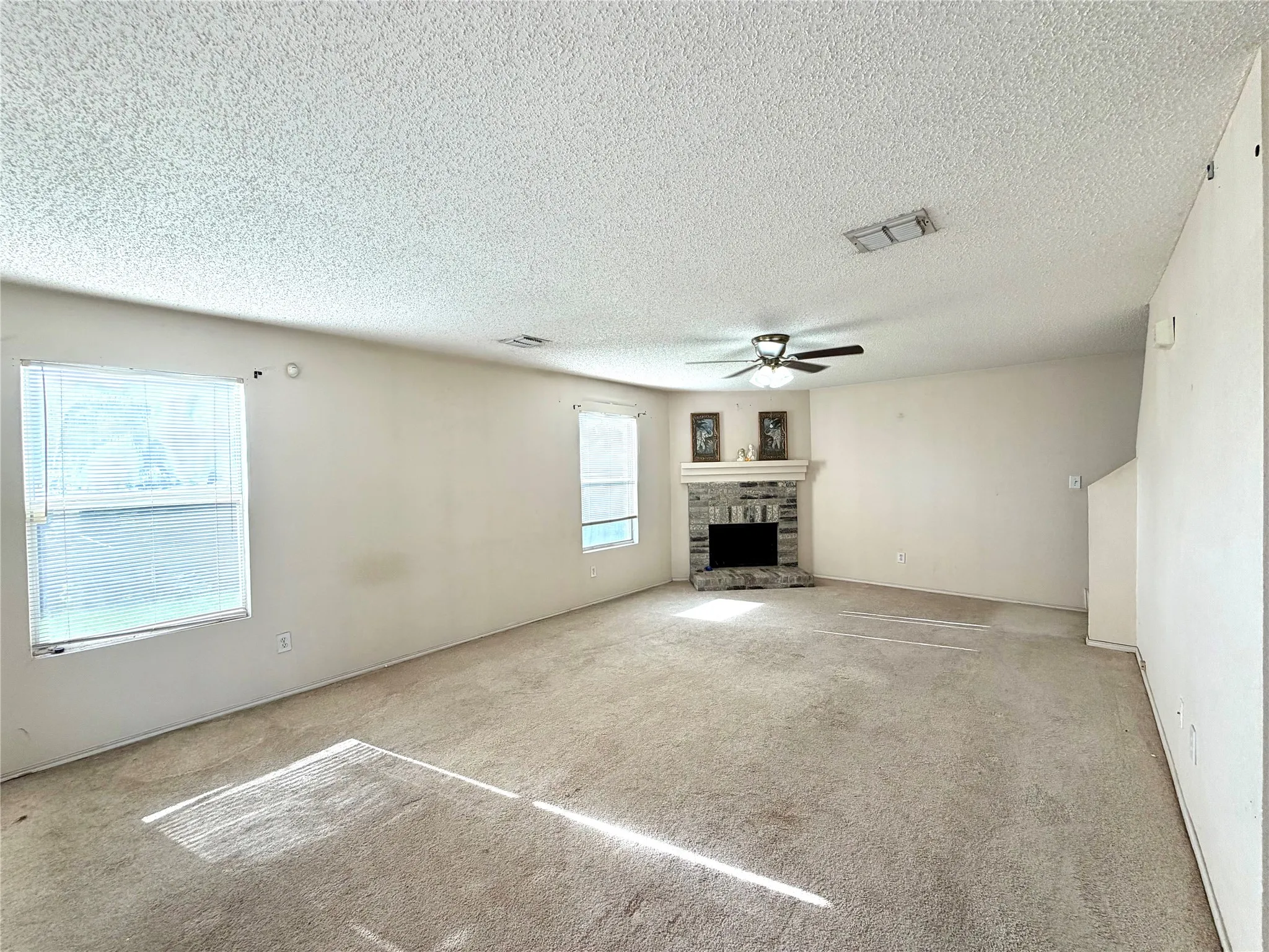 Single Family Residence For Sale in Dallas County , 1257 Regal Drive, Garland, Texas 75040, 4 Bedroom, 3 Bathroom, 2 Garage spaces, 2,792 Sqft, built in 1997, mls#21311241, Real Estate Agent in Garland, Homes For Sale in Dallas county, Homes For Sale in Garland, Realtor in Garland Texas, Real Estate Brokerage Independent Realty Texas, Luminita Cordes Realtor