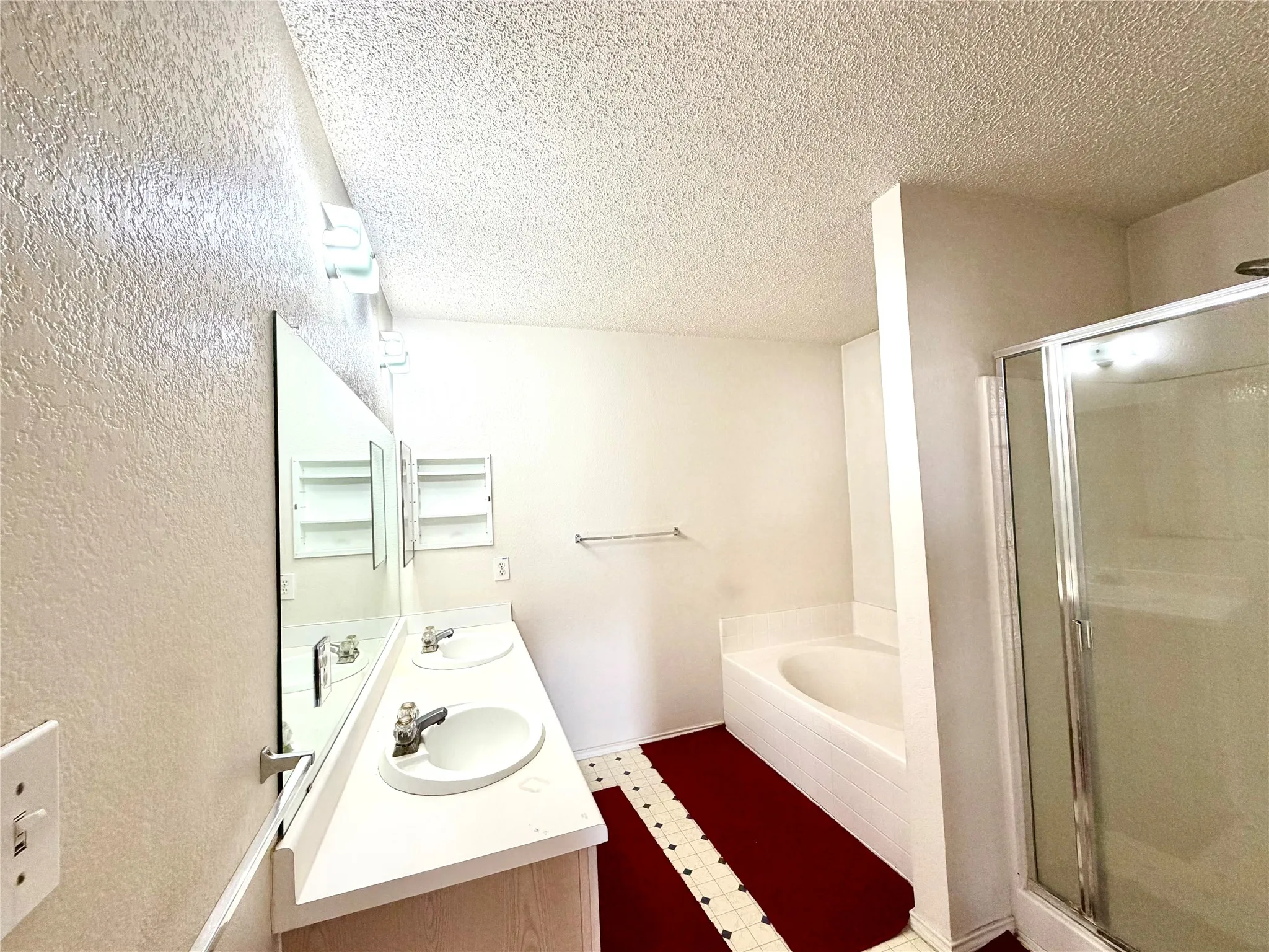 Single Family Residence For Sale in Dallas County , 1257 Regal Drive, Garland, Texas 75040, 4 Bedroom, 3 Bathroom, 2 Garage spaces, 2,792 Sqft, built in 1997, mls#21311241, Real Estate Agent in Garland, Homes For Sale in Dallas county, Homes For Sale in Garland, Realtor in Garland Texas, Real Estate Brokerage Independent Realty Texas, Luminita Cordes Realtor