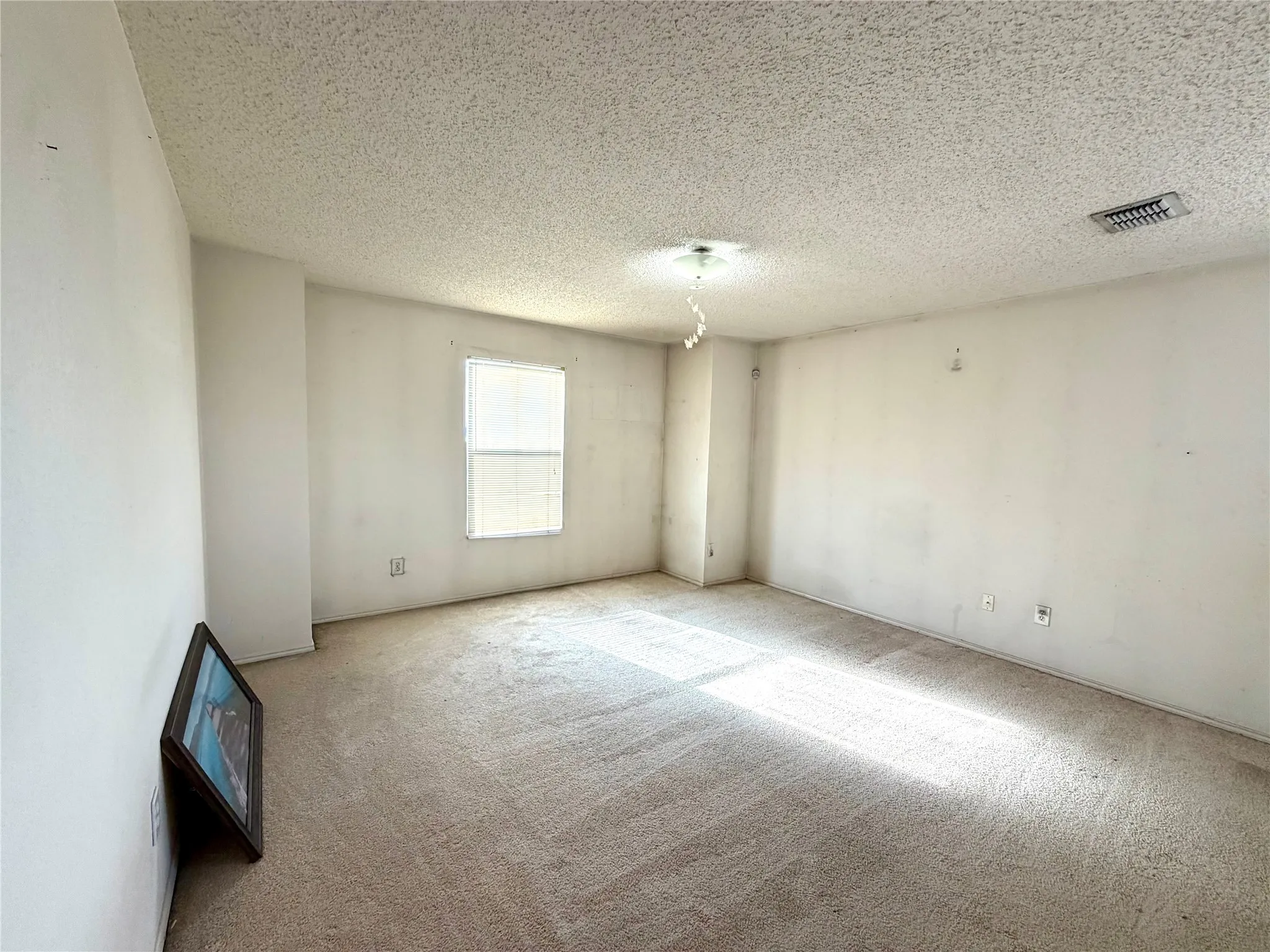 Single Family Residence For Sale in Dallas County , 1257 Regal Drive, Garland, Texas 75040, 4 Bedroom, 3 Bathroom, 2 Garage spaces, 2,792 Sqft, built in 1997, mls#21311241, Real Estate Agent in Garland, Homes For Sale in Dallas county, Homes For Sale in Garland, Realtor in Garland Texas, Real Estate Brokerage Independent Realty Texas, Luminita Cordes Realtor