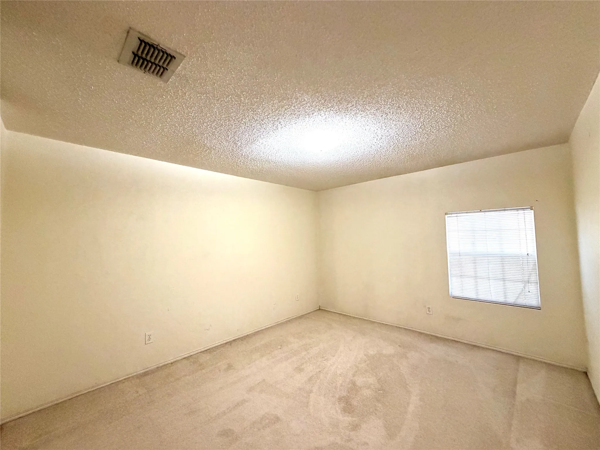 Single Family Residence For Sale in Dallas County , 1257 Regal Drive, Garland, Texas 75040, 4 Bedroom, 3 Bathroom, 2 Garage spaces, 2,792 Sqft, built in 1997, mls#21311241, Real Estate Agent in Garland, Homes For Sale in Dallas county, Homes For Sale in Garland, Realtor in Garland Texas, Real Estate Brokerage Independent Realty Texas, Luminita Cordes Realtor