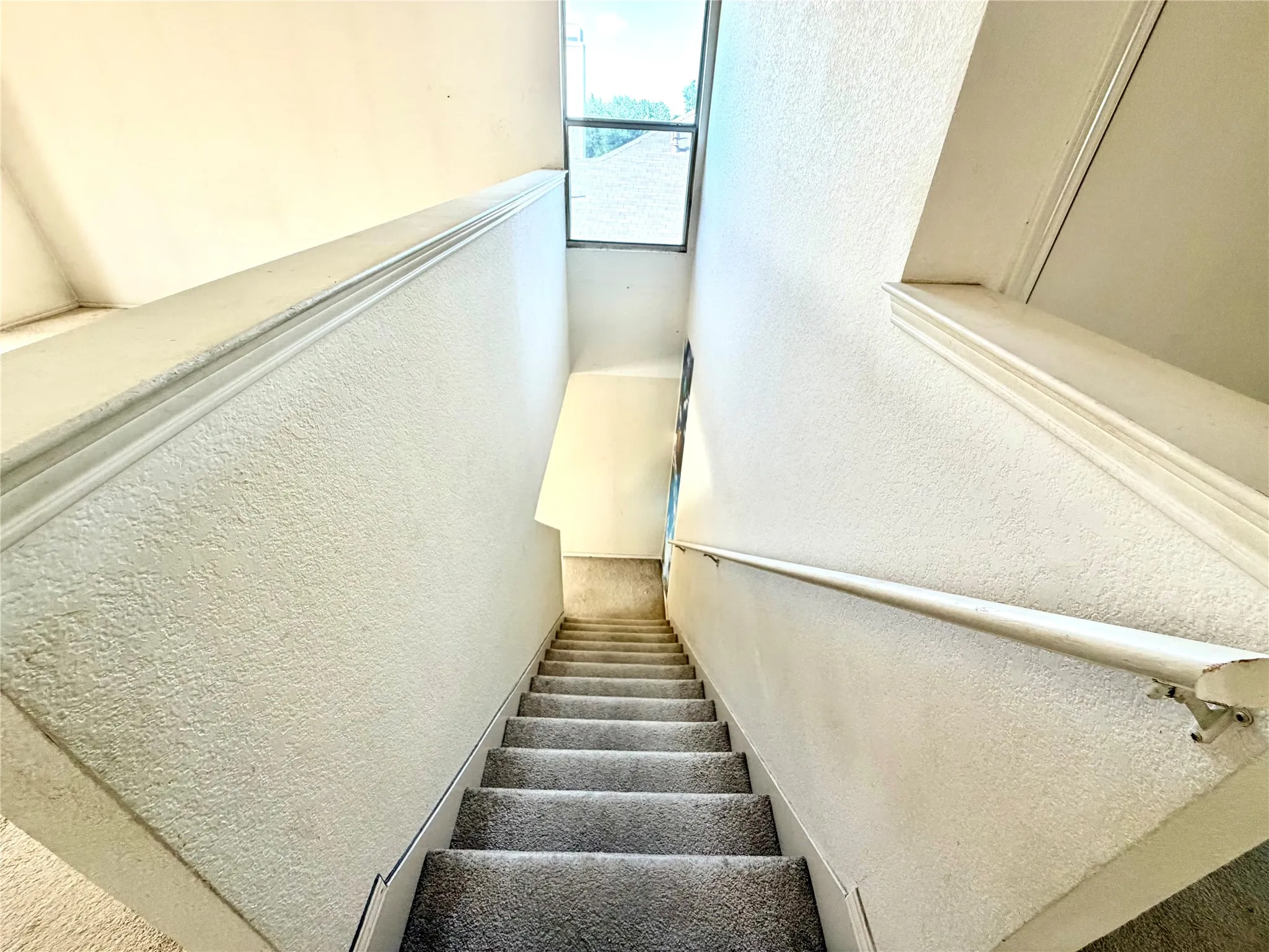 Single Family Residence For Sale in Dallas County , 1257 Regal Drive, Garland, Texas 75040, 4 Bedroom, 3 Bathroom, 2 Garage spaces, 2,792 Sqft, built in 1997, mls#21311241, Real Estate Agent in Garland, Homes For Sale in Dallas county, Homes For Sale in Garland, Realtor in Garland Texas, Real Estate Brokerage Independent Realty Texas, Luminita Cordes Realtor