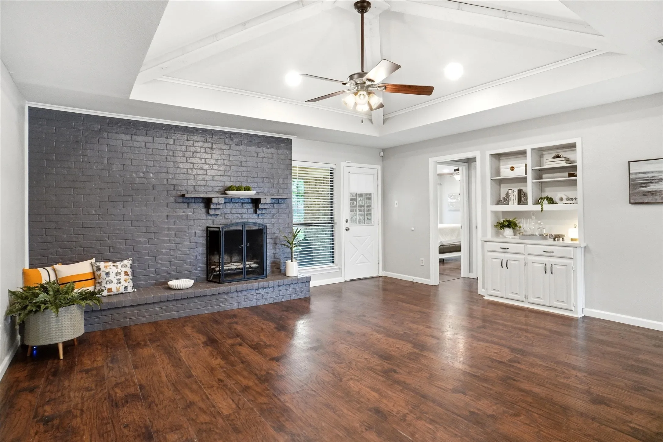 Single Family Residence For Sale in Tarrant County , 908 Santa Fe Trail, Keller, Texas 76248, 3 Bedroom, 2 Bathroom, 2 Garage spaces, 1,426 Sqft, built in 1984, mls#21309499, Real Estate Agent in Keller, Homes For Sale in Tarrant county, Homes For Sale in Keller, Realtor in Keller Texas, Real Estate Brokerage Independent Realty Texas, Luminita Cordes Realtor