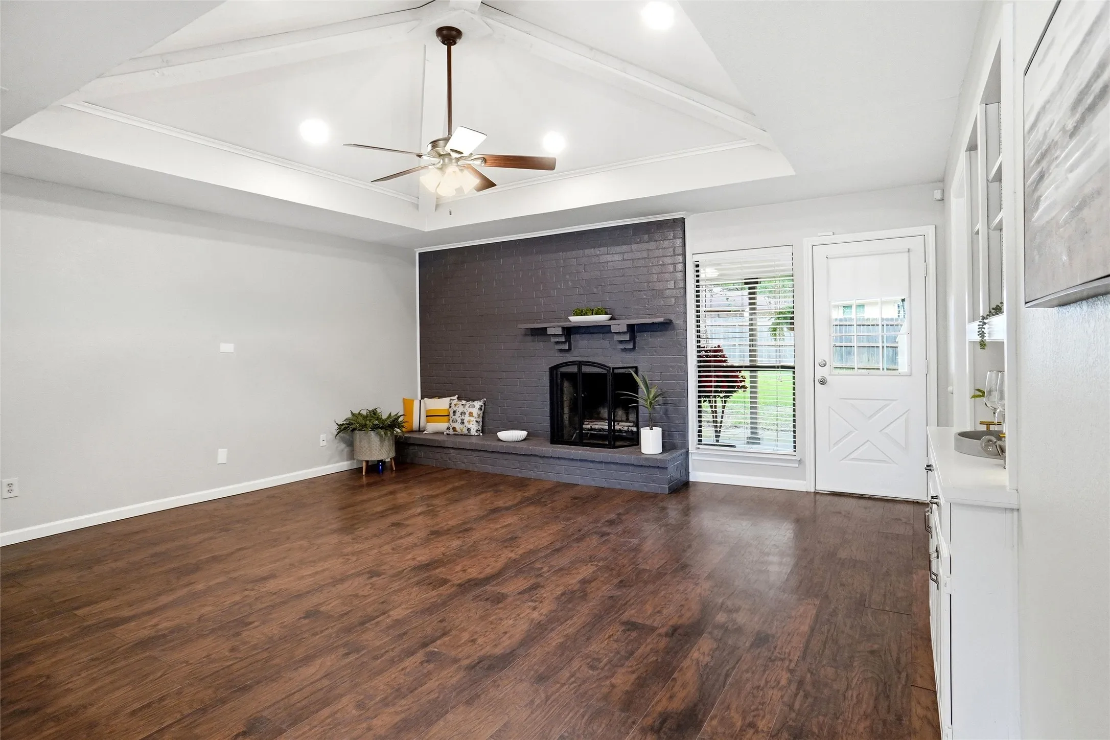 Single Family Residence For Sale in Tarrant County , 908 Santa Fe Trail, Keller, Texas 76248, 3 Bedroom, 2 Bathroom, 2 Garage spaces, 1,426 Sqft, built in 1984, mls#21309499, Real Estate Agent in Keller, Homes For Sale in Tarrant county, Homes For Sale in Keller, Realtor in Keller Texas, Real Estate Brokerage Independent Realty Texas, Luminita Cordes Realtor