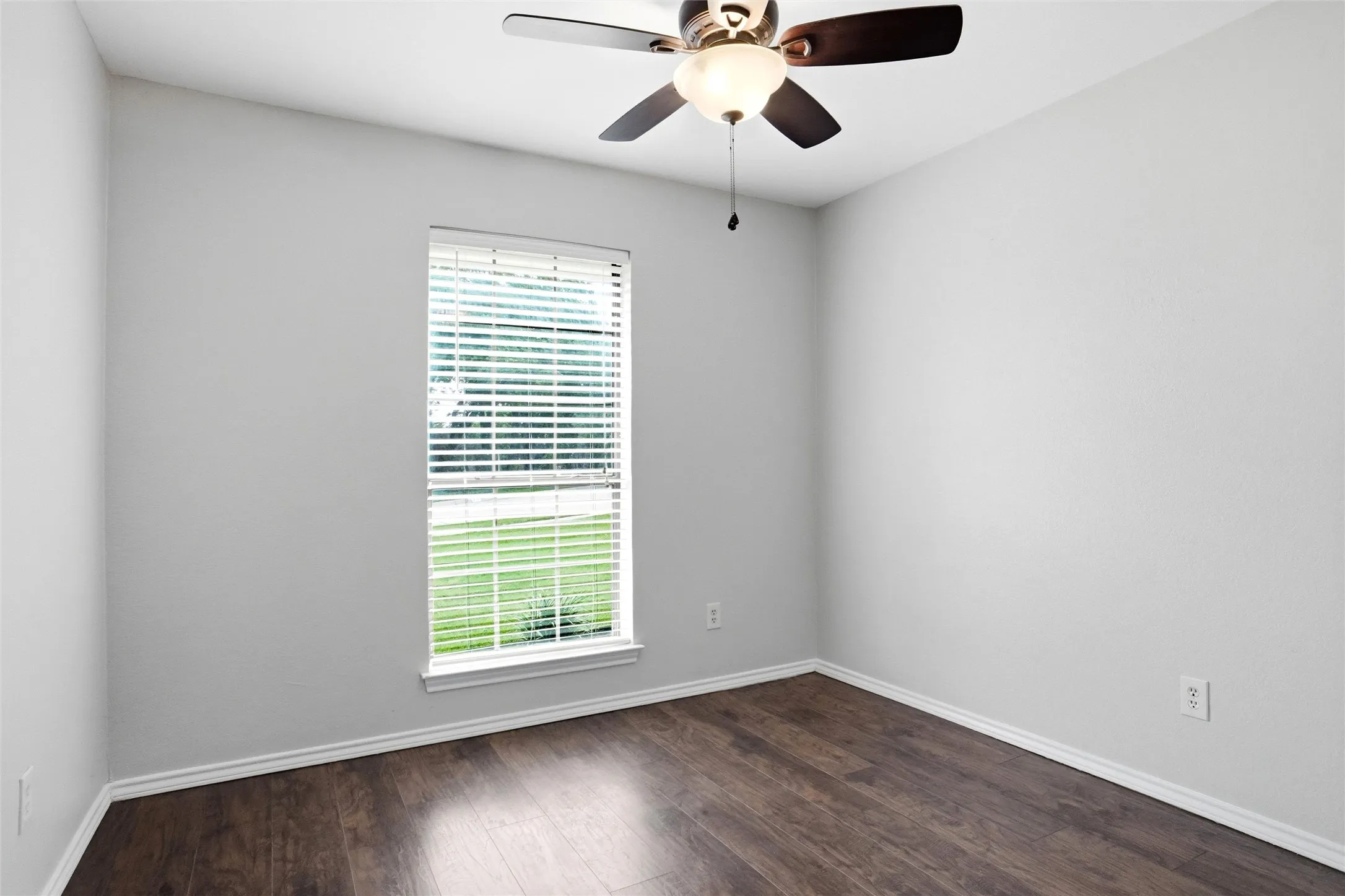 Single Family Residence For Sale in Tarrant County , 908 Santa Fe Trail, Keller, Texas 76248, 3 Bedroom, 2 Bathroom, 2 Garage spaces, 1,426 Sqft, built in 1984, mls#21309499, Real Estate Agent in Keller, Homes For Sale in Tarrant county, Homes For Sale in Keller, Realtor in Keller Texas, Real Estate Brokerage Independent Realty Texas, Luminita Cordes Realtor