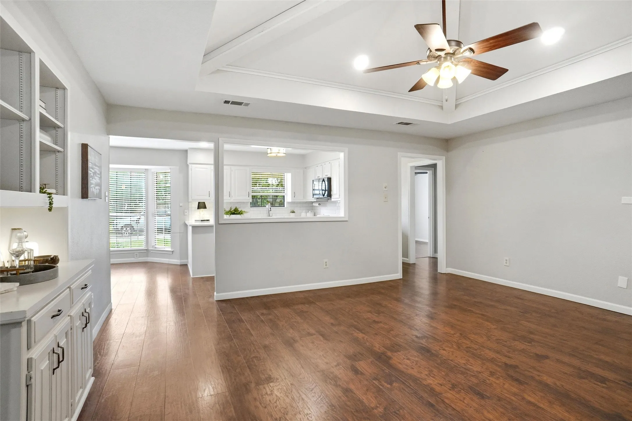 Single Family Residence For Sale in Tarrant County , 908 Santa Fe Trail, Keller, Texas 76248, 3 Bedroom, 2 Bathroom, 2 Garage spaces, 1,426 Sqft, built in 1984, mls#21309499, Real Estate Agent in Keller, Homes For Sale in Tarrant county, Homes For Sale in Keller, Realtor in Keller Texas, Real Estate Brokerage Independent Realty Texas, Luminita Cordes Realtor