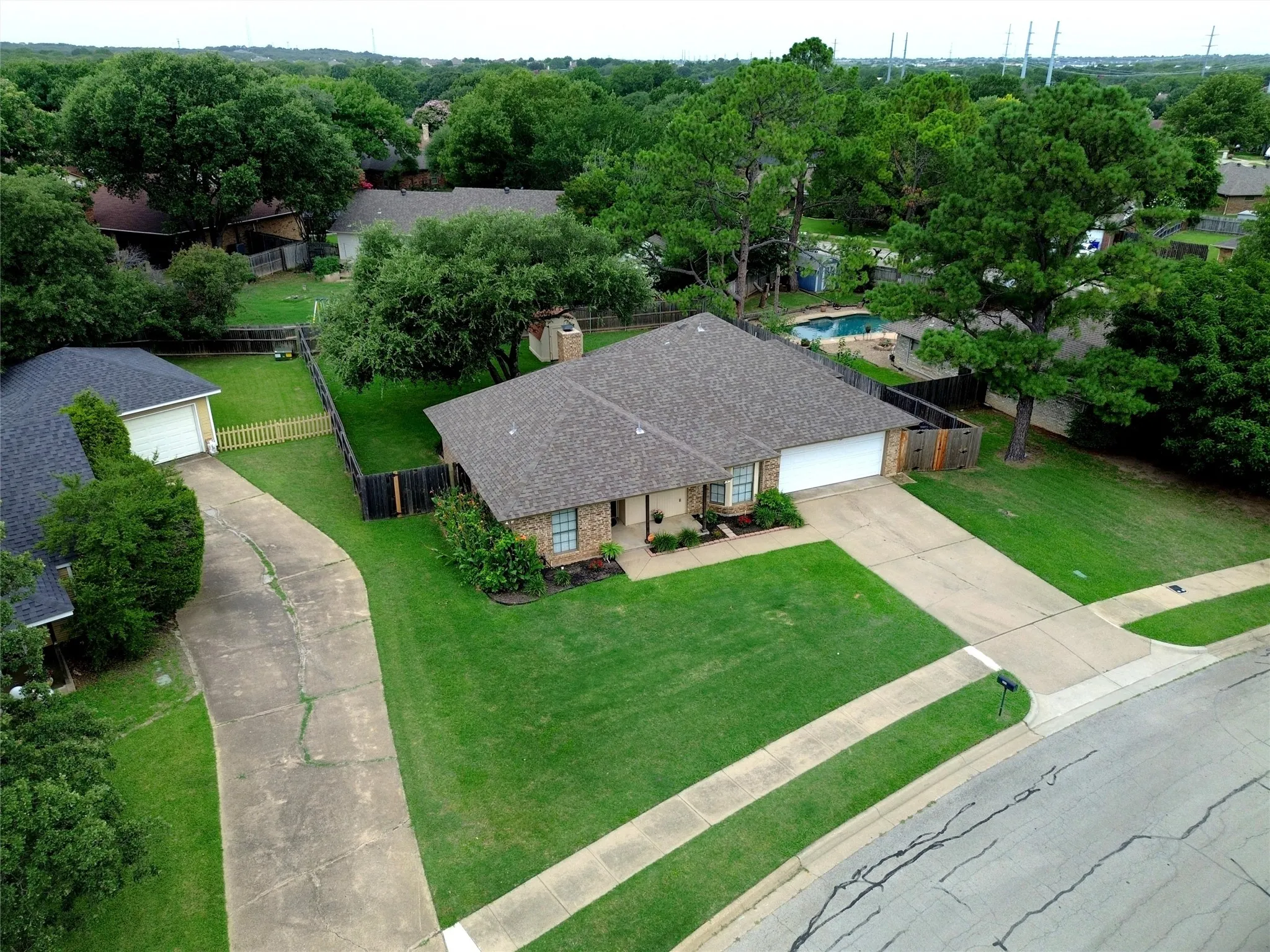Single Family Residence For Sale in Tarrant County , 908 Santa Fe Trail, Keller, Texas 76248, 3 Bedroom, 2 Bathroom, 2 Garage spaces, 1,426 Sqft, built in 1984, mls#21309499, Real Estate Agent in Keller, Homes For Sale in Tarrant county, Homes For Sale in Keller, Realtor in Keller Texas, Real Estate Brokerage Independent Realty Texas, Luminita Cordes Realtor
