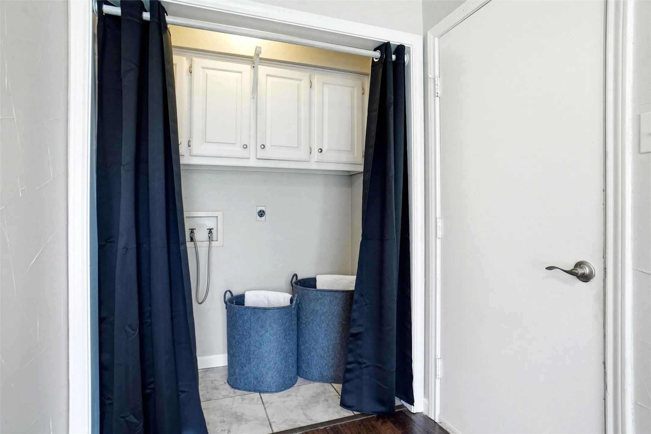 Single Family Residence For Sale in Tarrant County , 908 Santa Fe Trail, Keller, Texas 76248, 3 Bedroom, 2 Bathroom, 2 Garage spaces, 1,426 Sqft, built in 1984, mls#21309499, Real Estate Agent in Keller, Homes For Sale in Tarrant county, Homes For Sale in Keller, Realtor in Keller Texas, Real Estate Brokerage Independent Realty Texas, Luminita Cordes Realtor