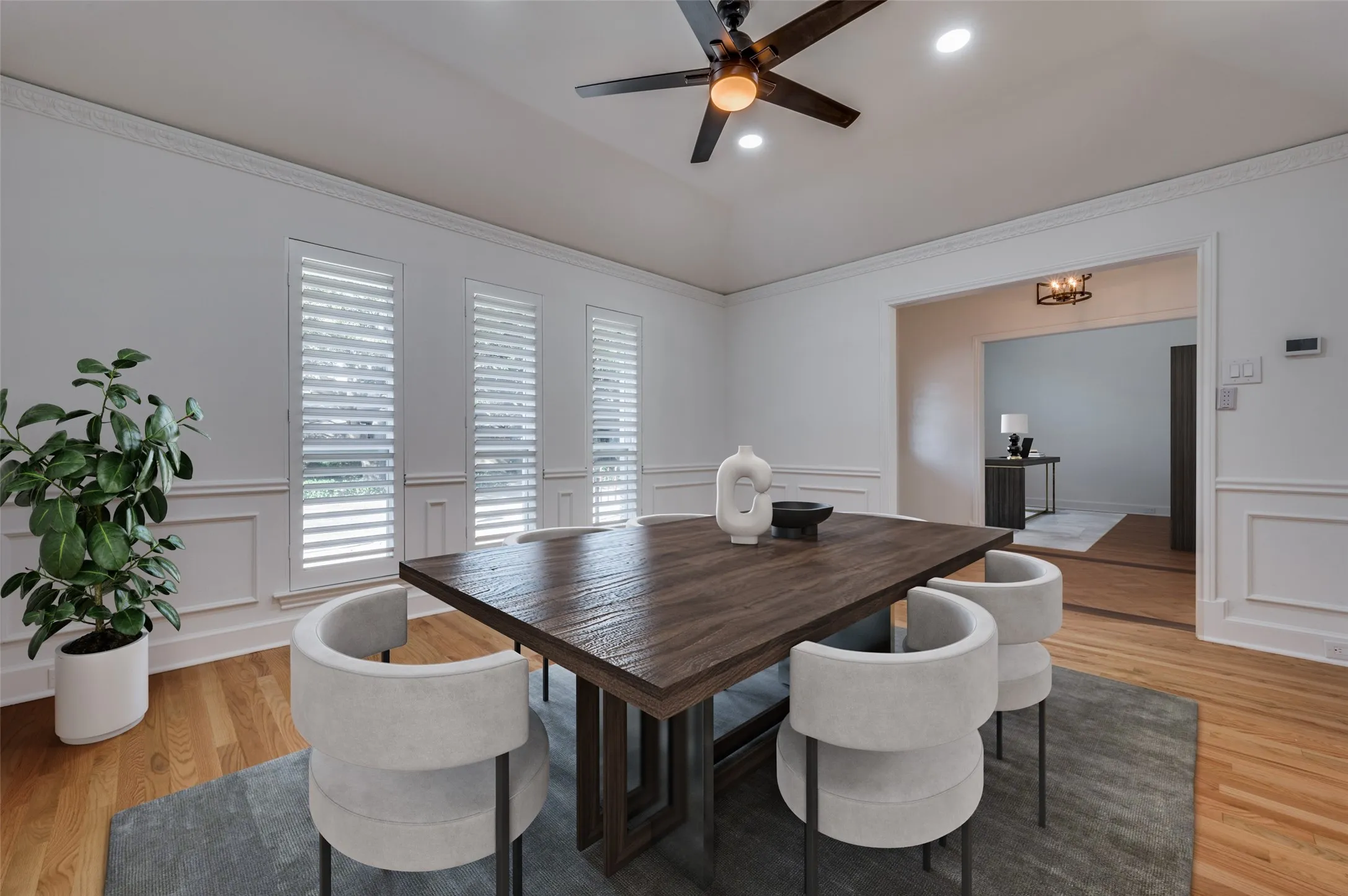 Dining room (virtually staged)