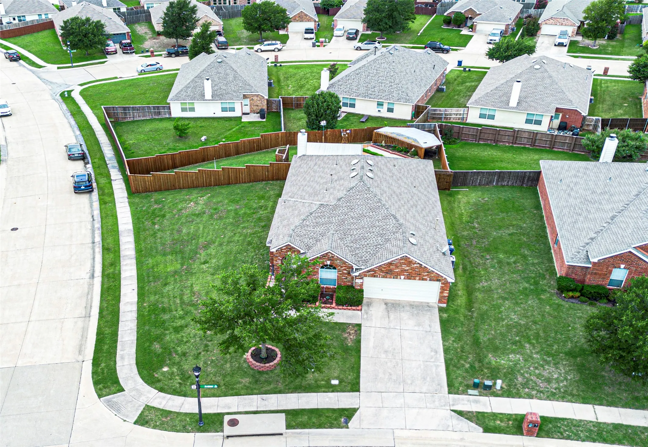 Single Family Residence For Sale in Collin County , 2819 Arabian Lane, Celina, Texas 75009, 4 Bedrooms, 2 Bathrooms, 2 Garage spaces, 2,137 Sqft, built in 2005, Price $415,000, mls#21314779, Real Estate Agent in Celina, Homes For Sale in Collin county, Homes For Sale in Celina, Realtor in Celina Texas, Real Estate Brokerage Independent Realty Texas, Luminita Cordes Realtor