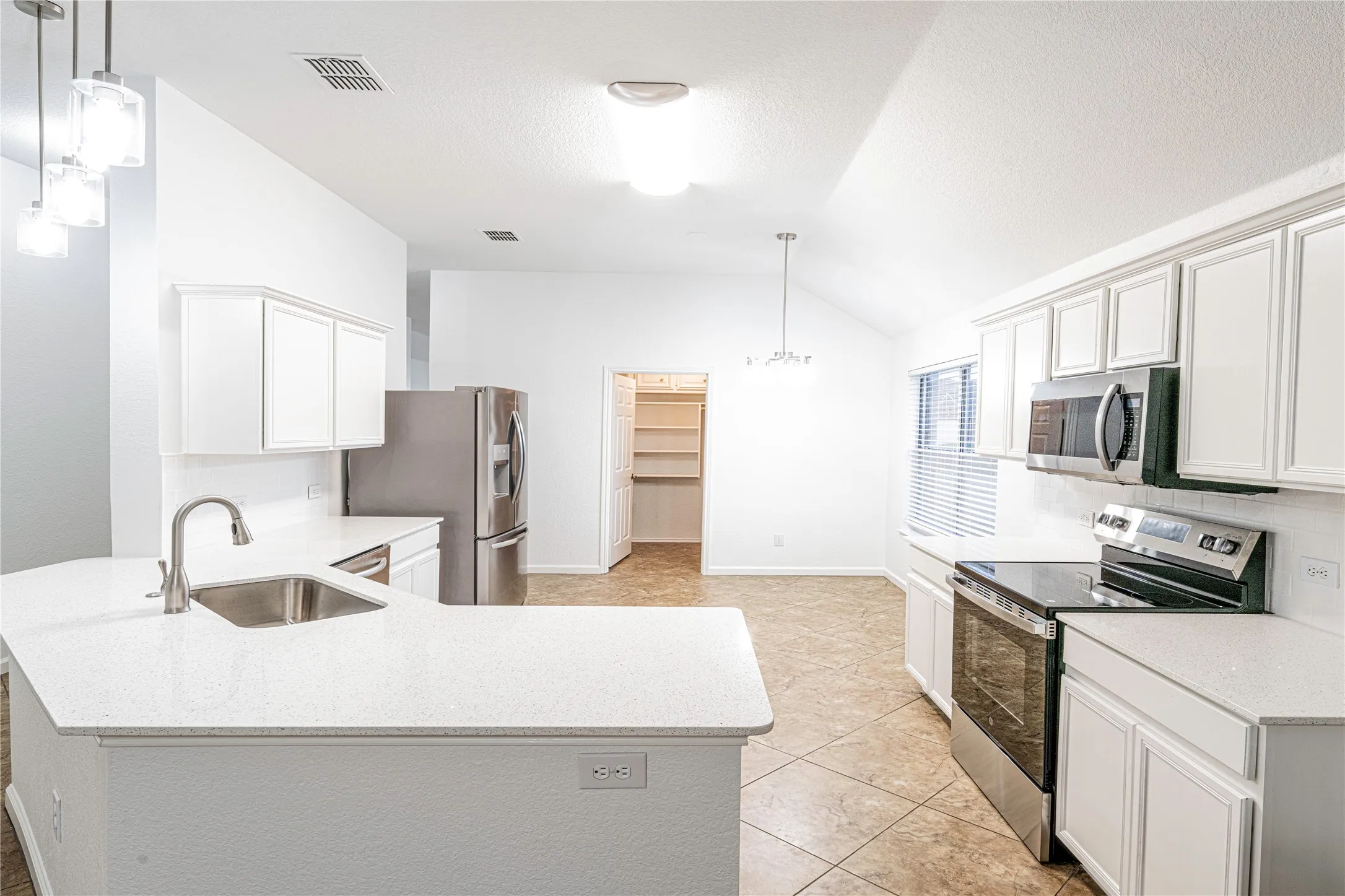 Single Family Residence For Sale in Collin County , 2819 Arabian Lane, Celina, Texas 75009, 4 Bedrooms, 2 Bathrooms, 2 Garage spaces, 2,137 Sqft, built in 2005, Price $415,000, mls#21314779, Real Estate Agent in Celina, Homes For Sale in Collin county, Homes For Sale in Celina, Realtor in Celina Texas, Real Estate Brokerage Independent Realty Texas, Luminita Cordes Realtor