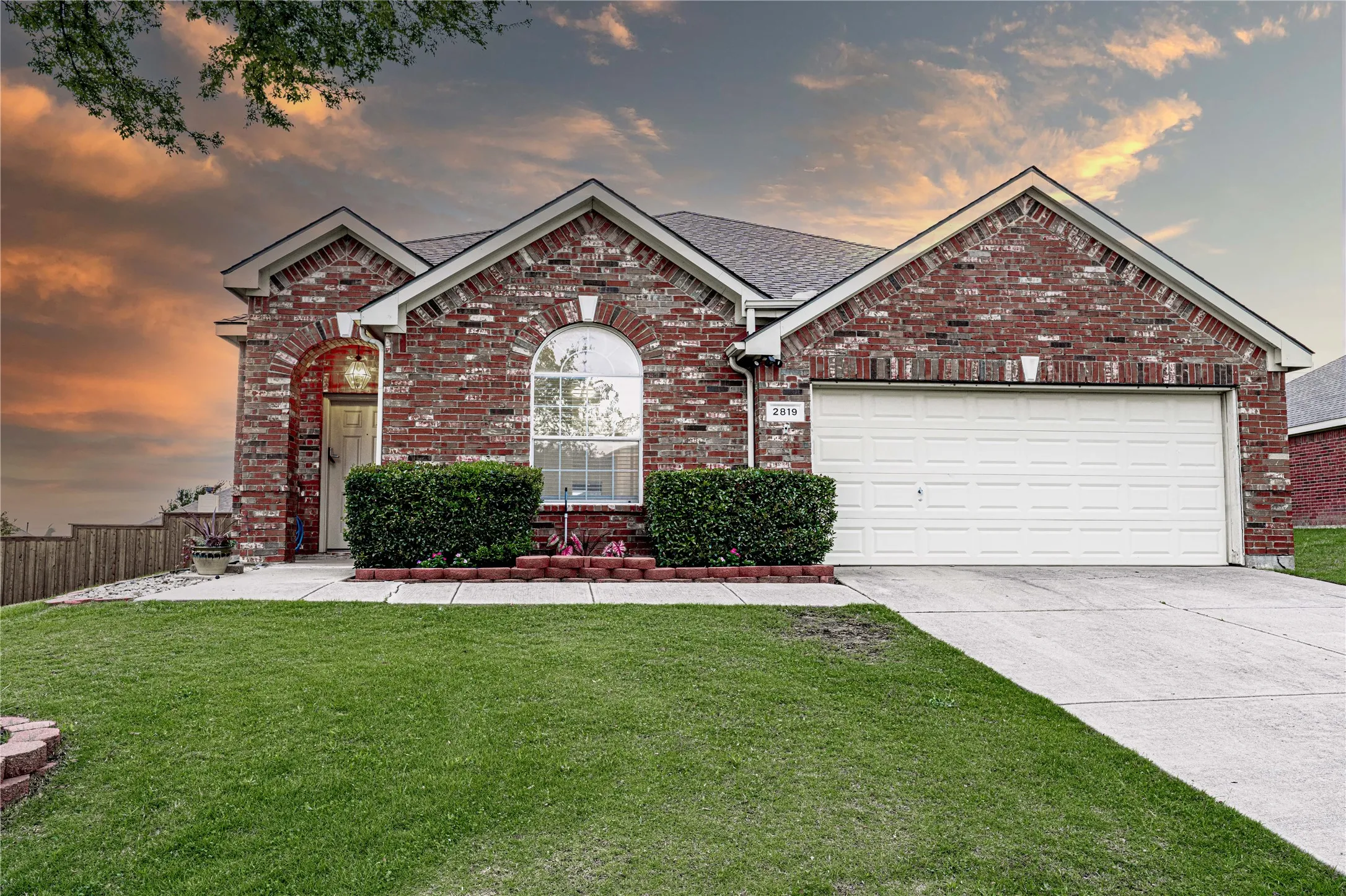 Single Family Residence For Sale in Collin County , 2819 Arabian Lane, Celina, Texas 75009, 4 Bedrooms, 2 Bathrooms, 2 Garage spaces, 2,137 Sqft, built in 2005, Price $415,000, mls#21314779, Real Estate Agent in Celina, Homes For Sale in Collin county, Homes For Sale in Celina, Realtor in Celina Texas, Real Estate Brokerage Independent Realty Texas, Luminita Cordes Realtor