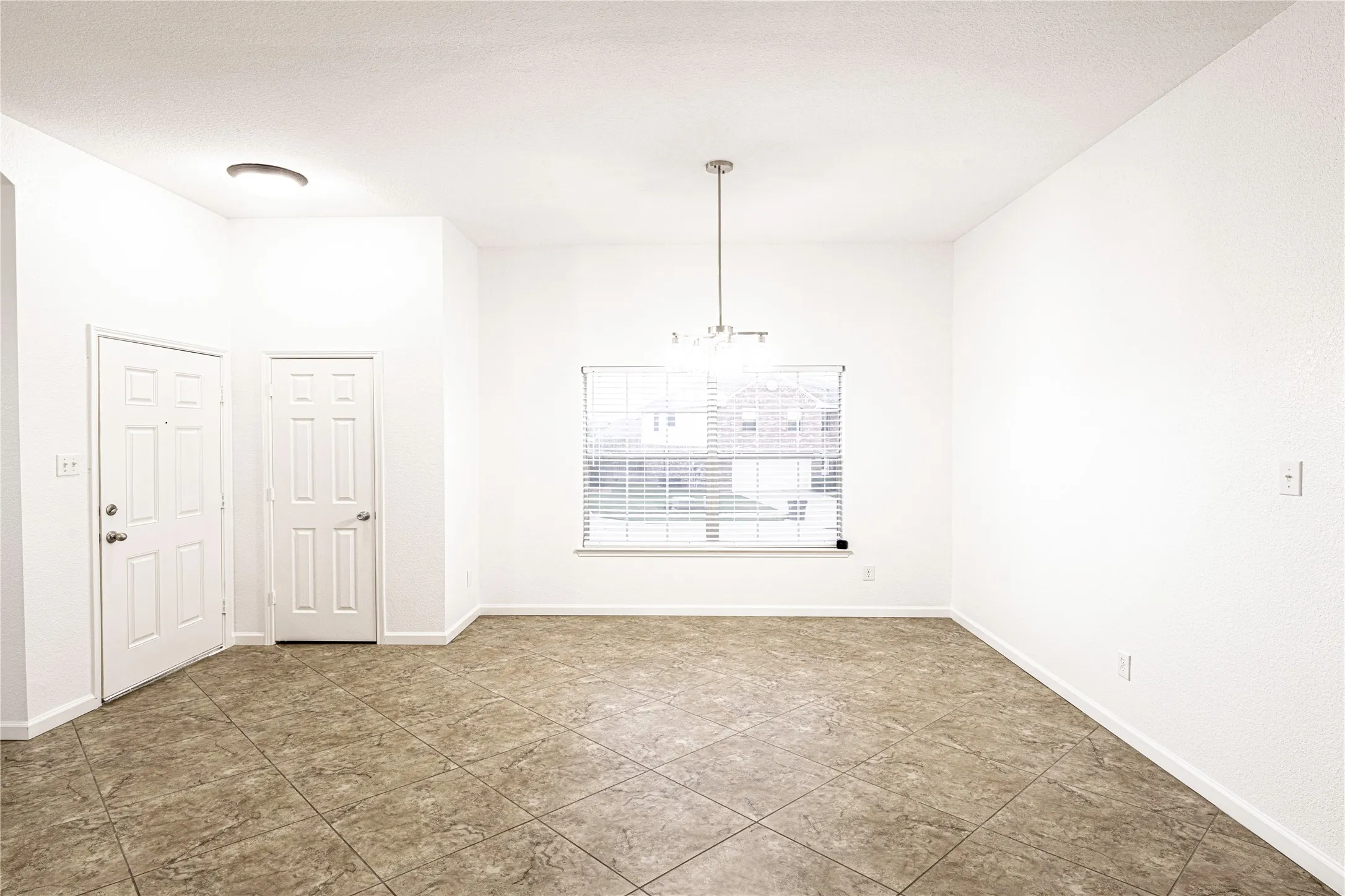 Single Family Residence For Sale in Collin County , 2819 Arabian Lane, Celina, Texas 75009, 4 Bedrooms, 2 Bathrooms, 2 Garage spaces, 2,137 Sqft, built in 2005, Price $415,000, mls#21314779, Real Estate Agent in Celina, Homes For Sale in Collin county, Homes For Sale in Celina, Realtor in Celina Texas, Real Estate Brokerage Independent Realty Texas, Luminita Cordes Realtor