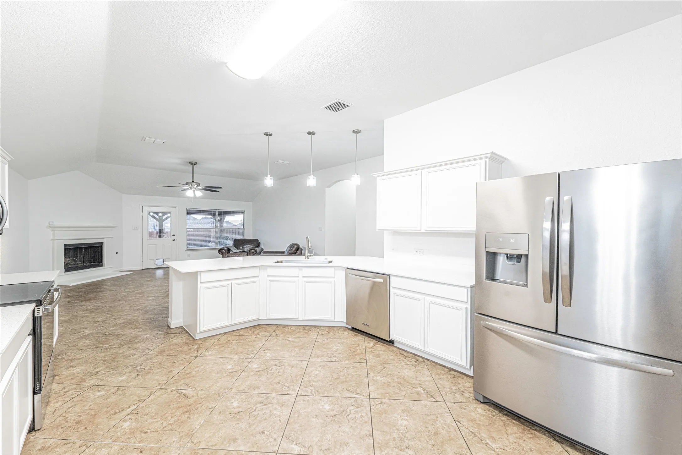 Single Family Residence For Sale in Collin County , 2819 Arabian Lane, Celina, Texas 75009, 4 Bedrooms, 2 Bathrooms, 2 Garage spaces, 2,137 Sqft, built in 2005, Price $415,000, mls#21314779, Real Estate Agent in Celina, Homes For Sale in Collin county, Homes For Sale in Celina, Realtor in Celina Texas, Real Estate Brokerage Independent Realty Texas, Luminita Cordes Realtor