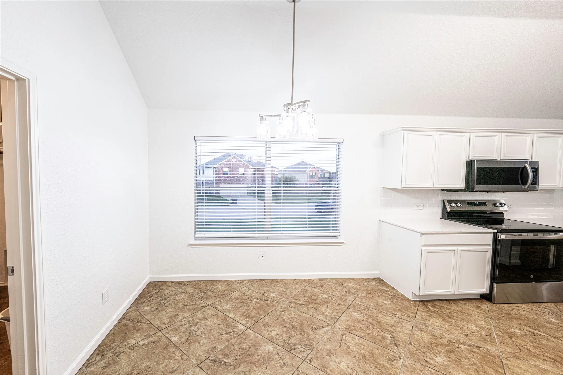 Single Family Residence For Sale in Collin County , 2819 Arabian Lane, Celina, Texas 75009, 4 Bedrooms, 2 Bathrooms, 2 Garage spaces, 2,137 Sqft, built in 2005, Price $415,000, mls#21314779, Real Estate Agent in Celina, Homes For Sale in Collin county, Homes For Sale in Celina, Realtor in Celina Texas, Real Estate Brokerage Independent Realty Texas, Luminita Cordes Realtor
