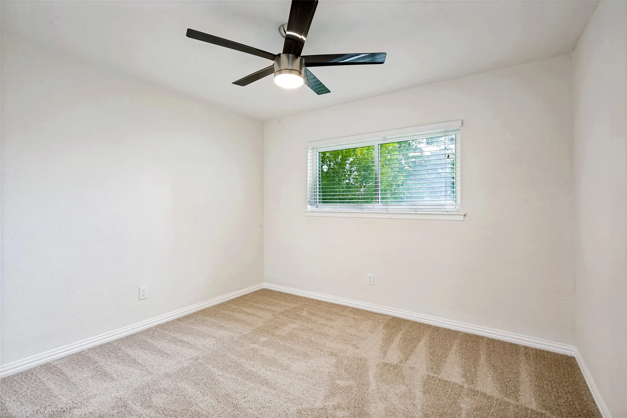 Single Family Residence For Sale in Tarrant County , 708 Glen Rock Place, Arlington, Texas 76014, 4 Bedroom, 2 Bathroom, 2 Garage spaces, 2,178 Sqft, built in 1976, mls#21314791, Real Estate Agent in Arlington, Homes For Sale in Tarrant county, Homes For Sale in Arlington, Realtor in Arlington Texas, Real Estate Brokerage Independent Realty Texas, Luminita Cordes Realtor