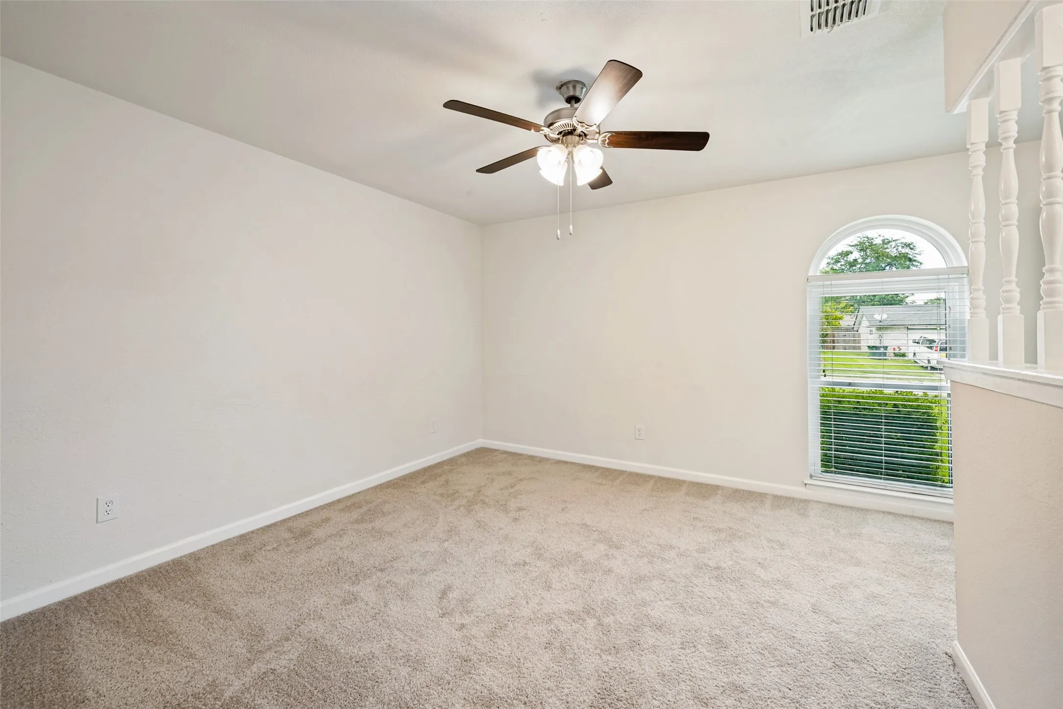 Single Family Residence For Sale in Tarrant County , 708 Glen Rock Place, Arlington, Texas 76014, 4 Bedroom, 2 Bathroom, 2 Garage spaces, 2,178 Sqft, built in 1976, mls#21314791, Real Estate Agent in Arlington, Homes For Sale in Tarrant county, Homes For Sale in Arlington, Realtor in Arlington Texas, Real Estate Brokerage Independent Realty Texas, Luminita Cordes Realtor