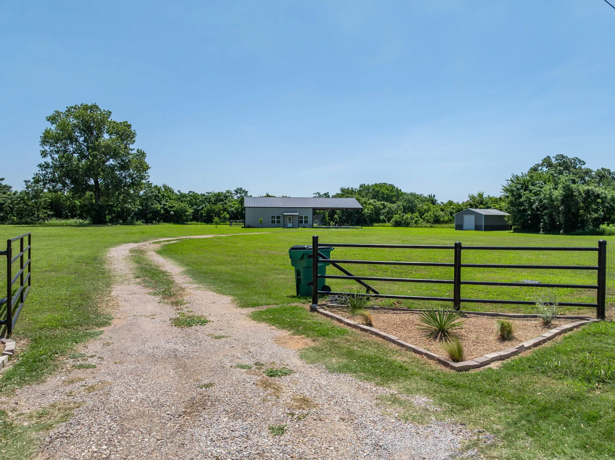 Single Family Residence For Sale in Mc Lennan County , 5839 S 3rd St Road, Waco, Texas 76706, 3 Bedroom, 2 Bathroom, Garage spaces, 1,600 Sqft, built in 2020, mls#21314447, Real Estate Agent in Waco, Homes For Sale in Mc Lennan county, Homes For Sale in Waco, Realtor in Waco Texas, Real Estate Brokerage Independent Realty Texas, Luminita Cordes Realtor