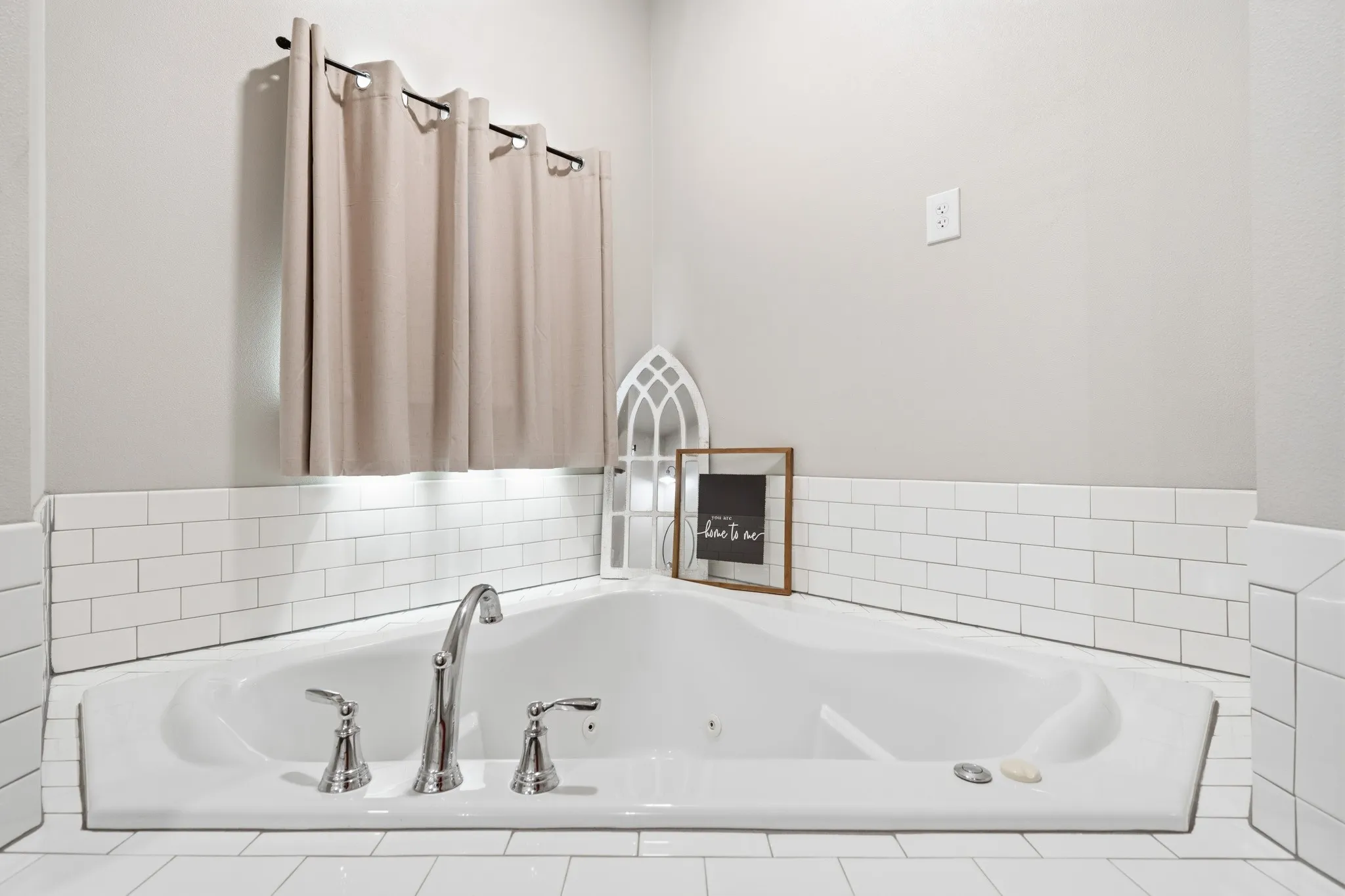 Single Family Residence For Sale in Mc Lennan County , 5839 S 3rd St Road, Waco, Texas 76706, 3 Bedroom, 2 Bathroom, Garage spaces, 1,600 Sqft, built in 2020, mls#21314447, Real Estate Agent in Waco, Homes For Sale in Mc Lennan county, Homes For Sale in Waco, Realtor in Waco Texas, Real Estate Brokerage Independent Realty Texas, Luminita Cordes Realtor