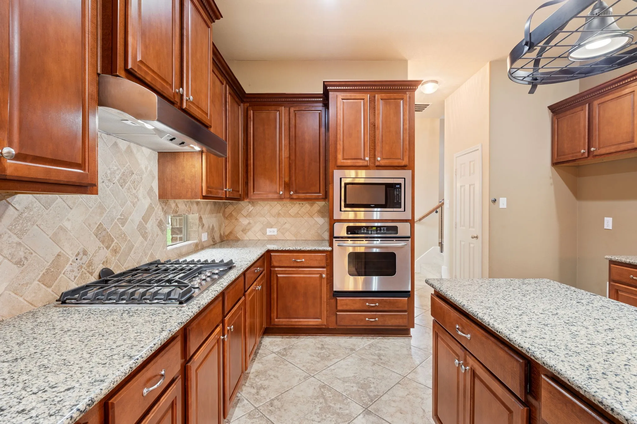 Single Family Residence For Sale in Rockwall County , 1750 Lake Forest Drive, Rockwall, Texas 75087, 5 Bedroom, 4 Bathroom, 2 Garage spaces, 3,769 Sqft, built in 2006, mls#21314765, Real Estate Agent in Rockwall, Homes For Sale in Rockwall county, Homes For Sale in Rockwall, Realtor in Rockwall Texas, Real Estate Brokerage Independent Realty Texas, Luminita Cordes Realtor