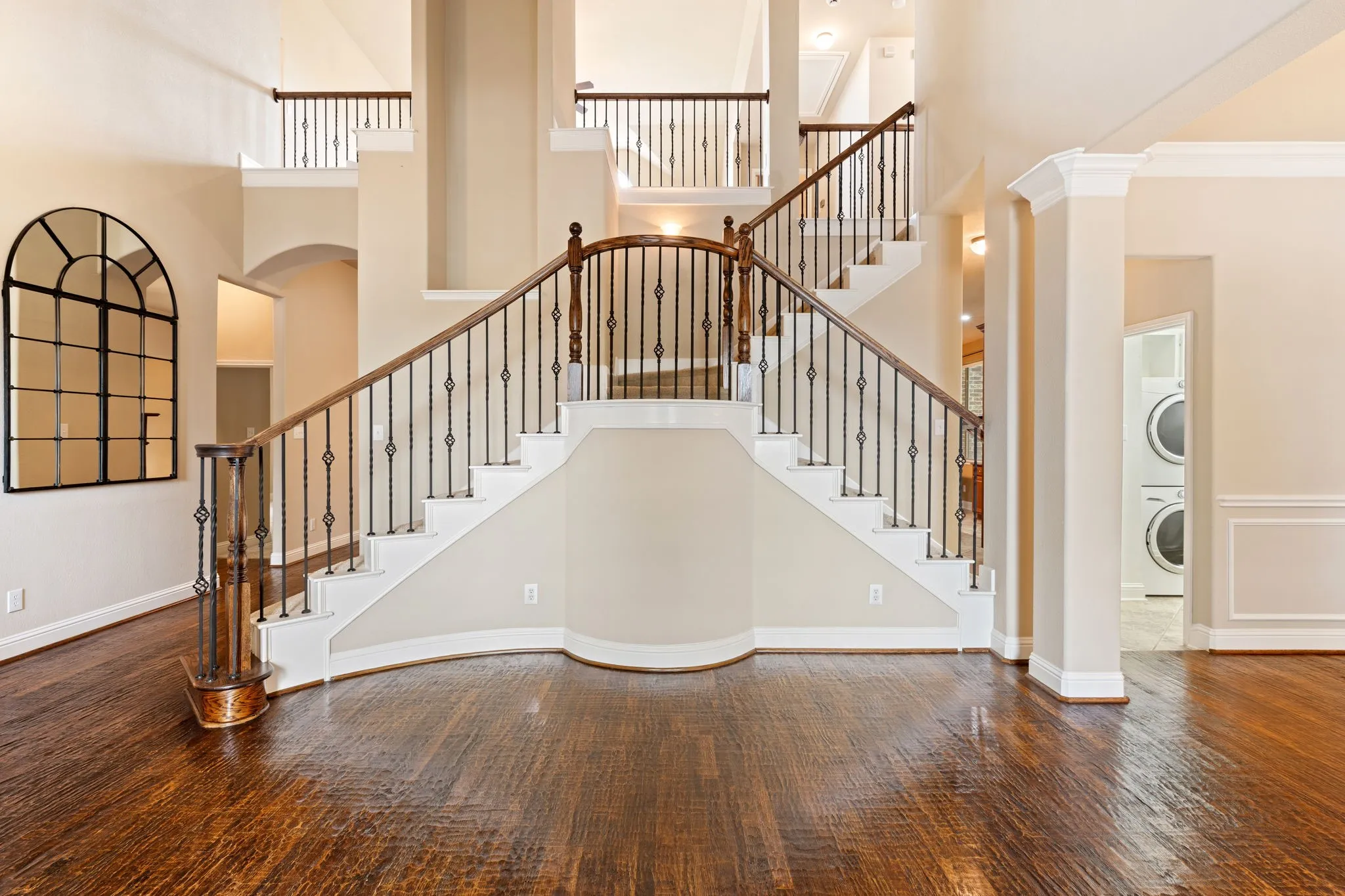 Single Family Residence For Sale in Rockwall County , 1750 Lake Forest Drive, Rockwall, Texas 75087, 5 Bedroom, 4 Bathroom, 2 Garage spaces, 3,769 Sqft, built in 2006, mls#21314765, Real Estate Agent in Rockwall, Homes For Sale in Rockwall county, Homes For Sale in Rockwall, Realtor in Rockwall Texas, Real Estate Brokerage Independent Realty Texas, Luminita Cordes Realtor