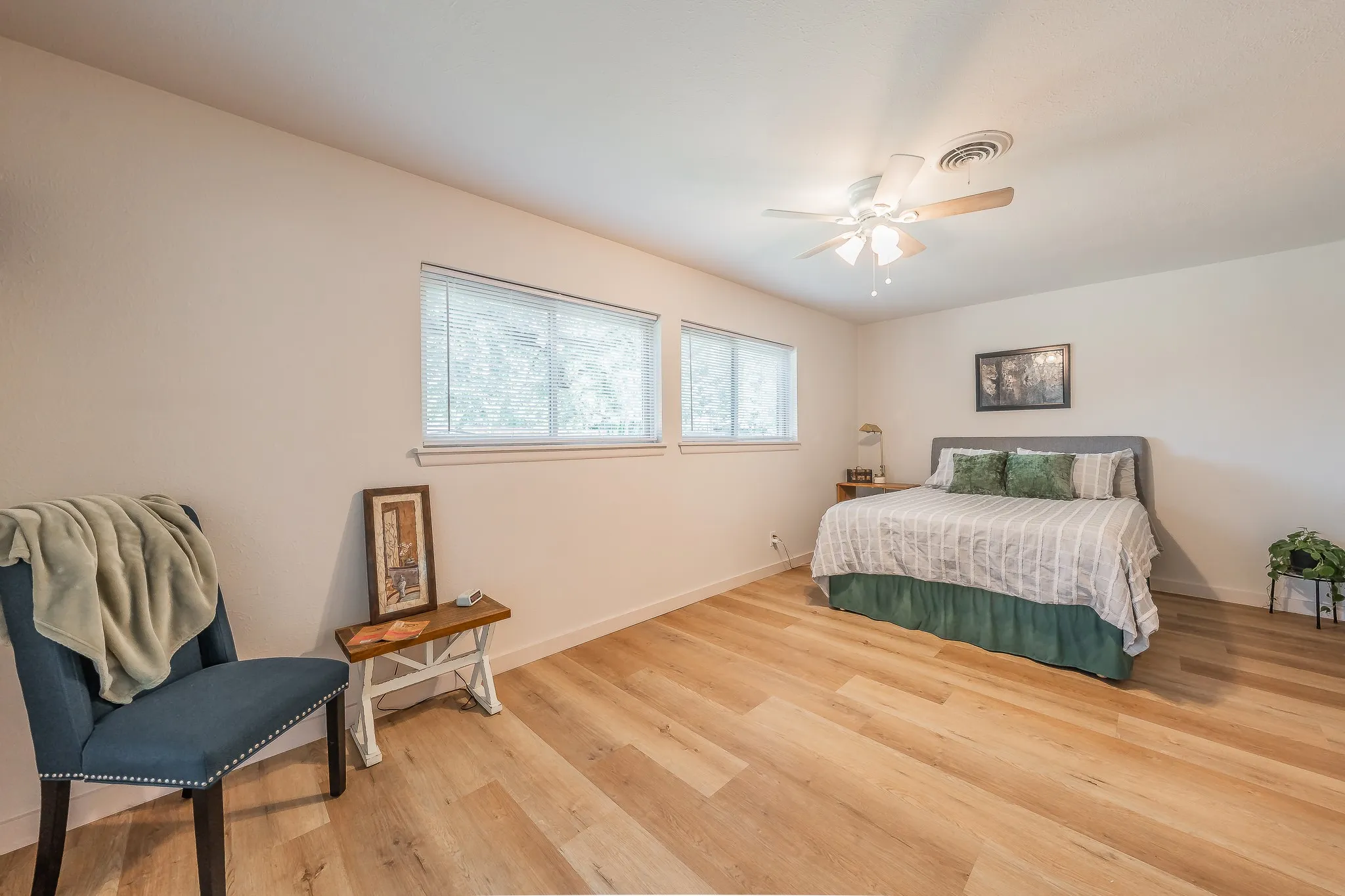 Single Family Residence For Sale in Tarrant County , 506 E Huitt Lane, Euless, Texas 76040, 3 Bedroom, 2 Bathroom, 2 Garage spaces, 1,643 Sqft, built in 1959, mls#21314818, Real Estate Agent in Euless, Homes For Sale in Tarrant county, Homes For Sale in Euless, Realtor in Euless Texas, Real Estate Brokerage Independent Realty Texas, Luminita Cordes Realtor