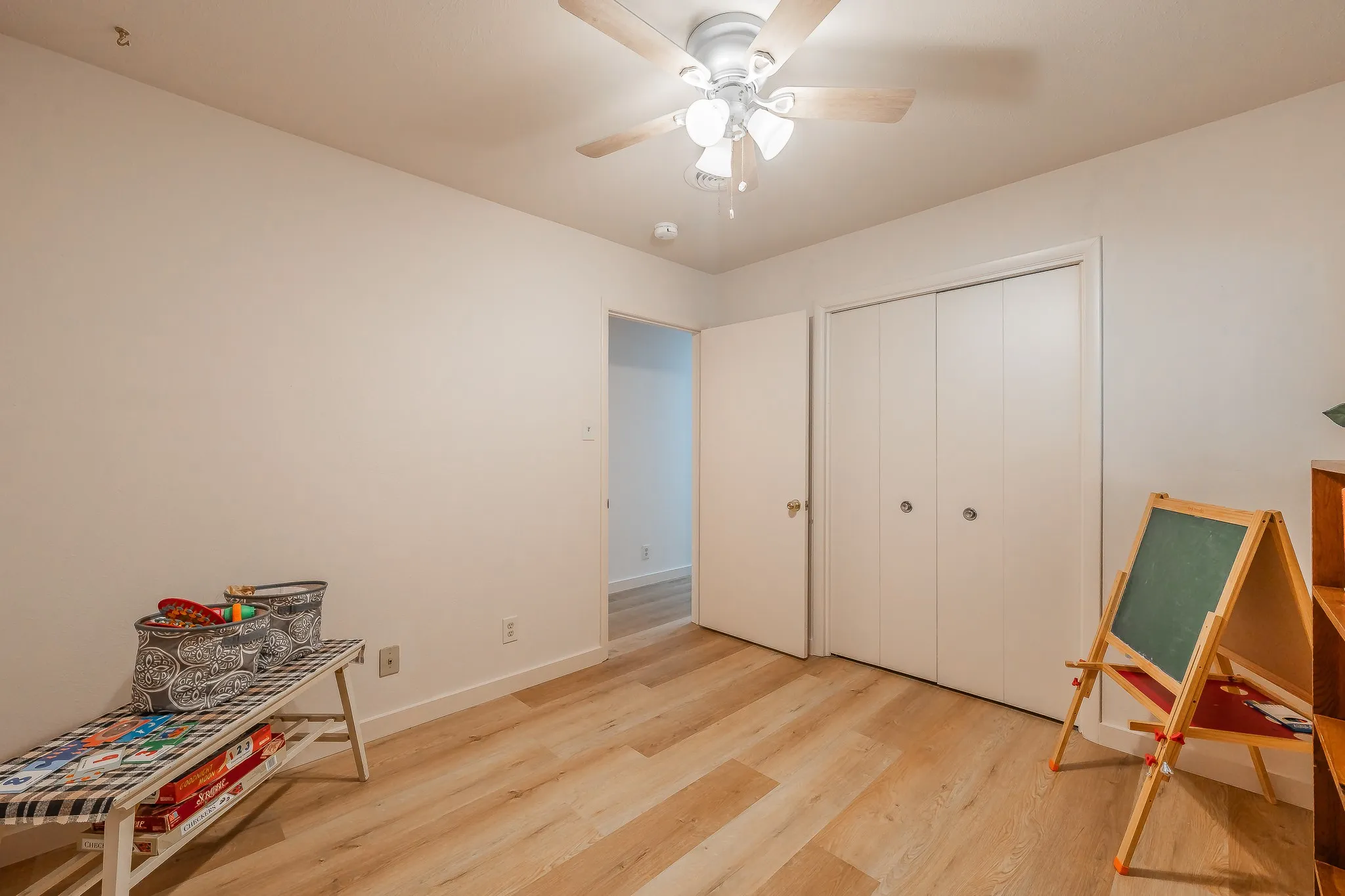Single Family Residence For Sale in Tarrant County , 506 E Huitt Lane, Euless, Texas 76040, 3 Bedroom, 2 Bathroom, 2 Garage spaces, 1,643 Sqft, built in 1959, mls#21314818, Real Estate Agent in Euless, Homes For Sale in Tarrant county, Homes For Sale in Euless, Realtor in Euless Texas, Real Estate Brokerage Independent Realty Texas, Luminita Cordes Realtor