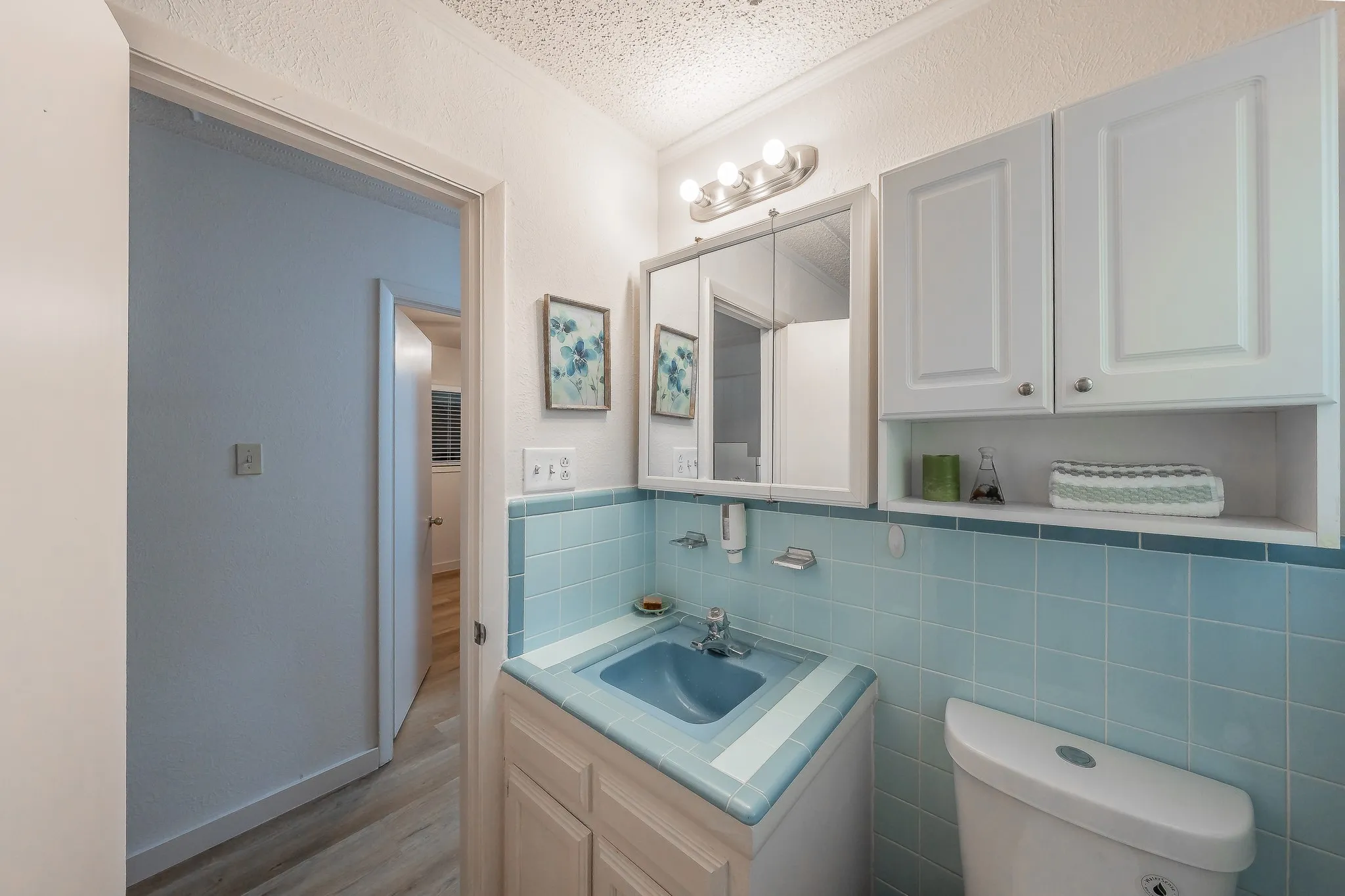 Single Family Residence For Sale in Tarrant County , 506 E Huitt Lane, Euless, Texas 76040, 3 Bedroom, 2 Bathroom, 2 Garage spaces, 1,643 Sqft, built in 1959, mls#21314818, Real Estate Agent in Euless, Homes For Sale in Tarrant county, Homes For Sale in Euless, Realtor in Euless Texas, Real Estate Brokerage Independent Realty Texas, Luminita Cordes Realtor
