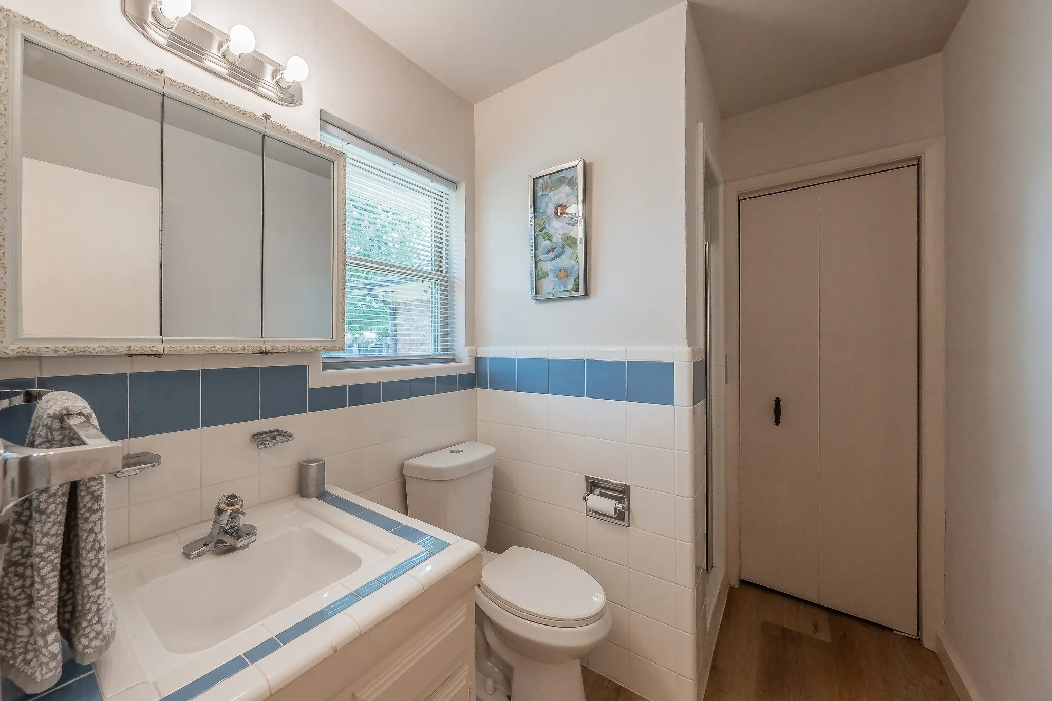 Single Family Residence For Sale in Tarrant County , 506 E Huitt Lane, Euless, Texas 76040, 3 Bedroom, 2 Bathroom, 2 Garage spaces, 1,643 Sqft, built in 1959, mls#21314818, Real Estate Agent in Euless, Homes For Sale in Tarrant county, Homes For Sale in Euless, Realtor in Euless Texas, Real Estate Brokerage Independent Realty Texas, Luminita Cordes Realtor