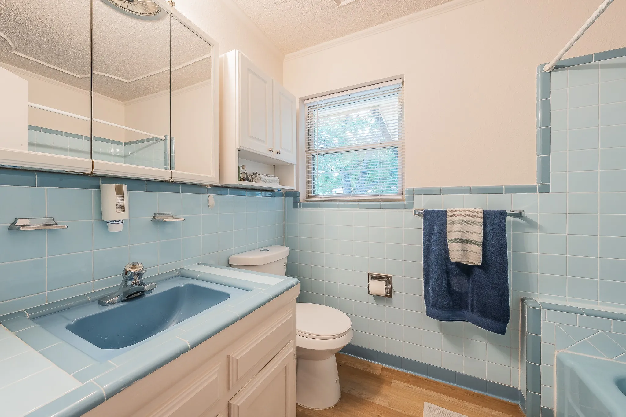 Single Family Residence For Sale in Tarrant County , 506 E Huitt Lane, Euless, Texas 76040, 3 Bedroom, 2 Bathroom, 2 Garage spaces, 1,643 Sqft, built in 1959, mls#21314818, Real Estate Agent in Euless, Homes For Sale in Tarrant county, Homes For Sale in Euless, Realtor in Euless Texas, Real Estate Brokerage Independent Realty Texas, Luminita Cordes Realtor