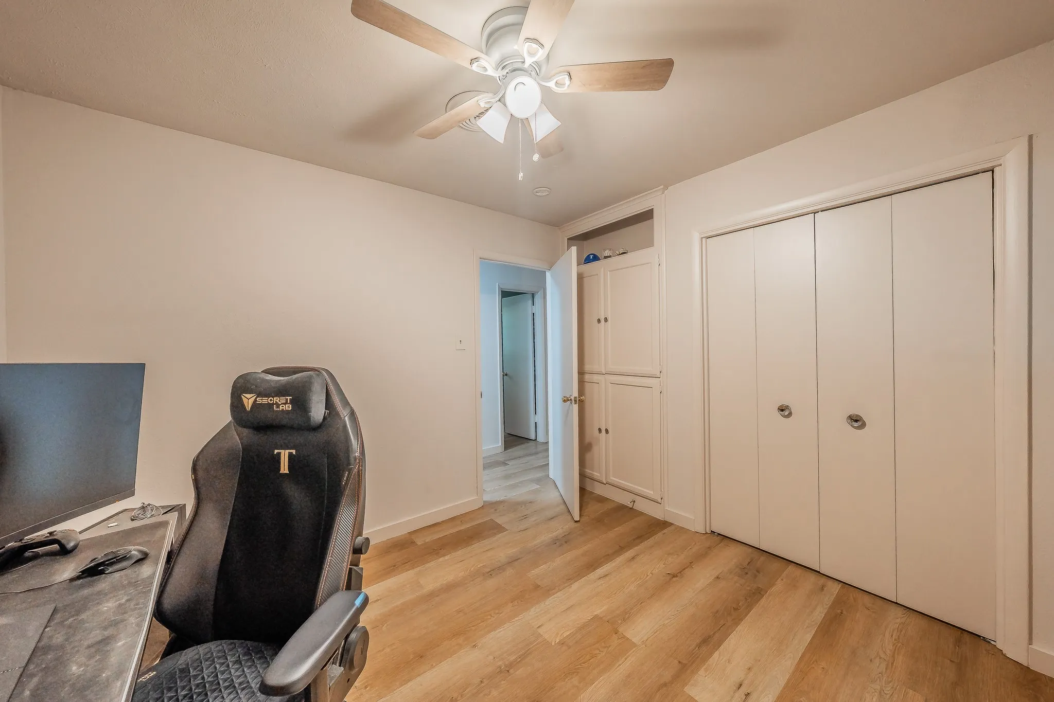 Single Family Residence For Sale in Tarrant County , 506 E Huitt Lane, Euless, Texas 76040, 3 Bedroom, 2 Bathroom, 2 Garage spaces, 1,643 Sqft, built in 1959, mls#21314818, Real Estate Agent in Euless, Homes For Sale in Tarrant county, Homes For Sale in Euless, Realtor in Euless Texas, Real Estate Brokerage Independent Realty Texas, Luminita Cordes Realtor