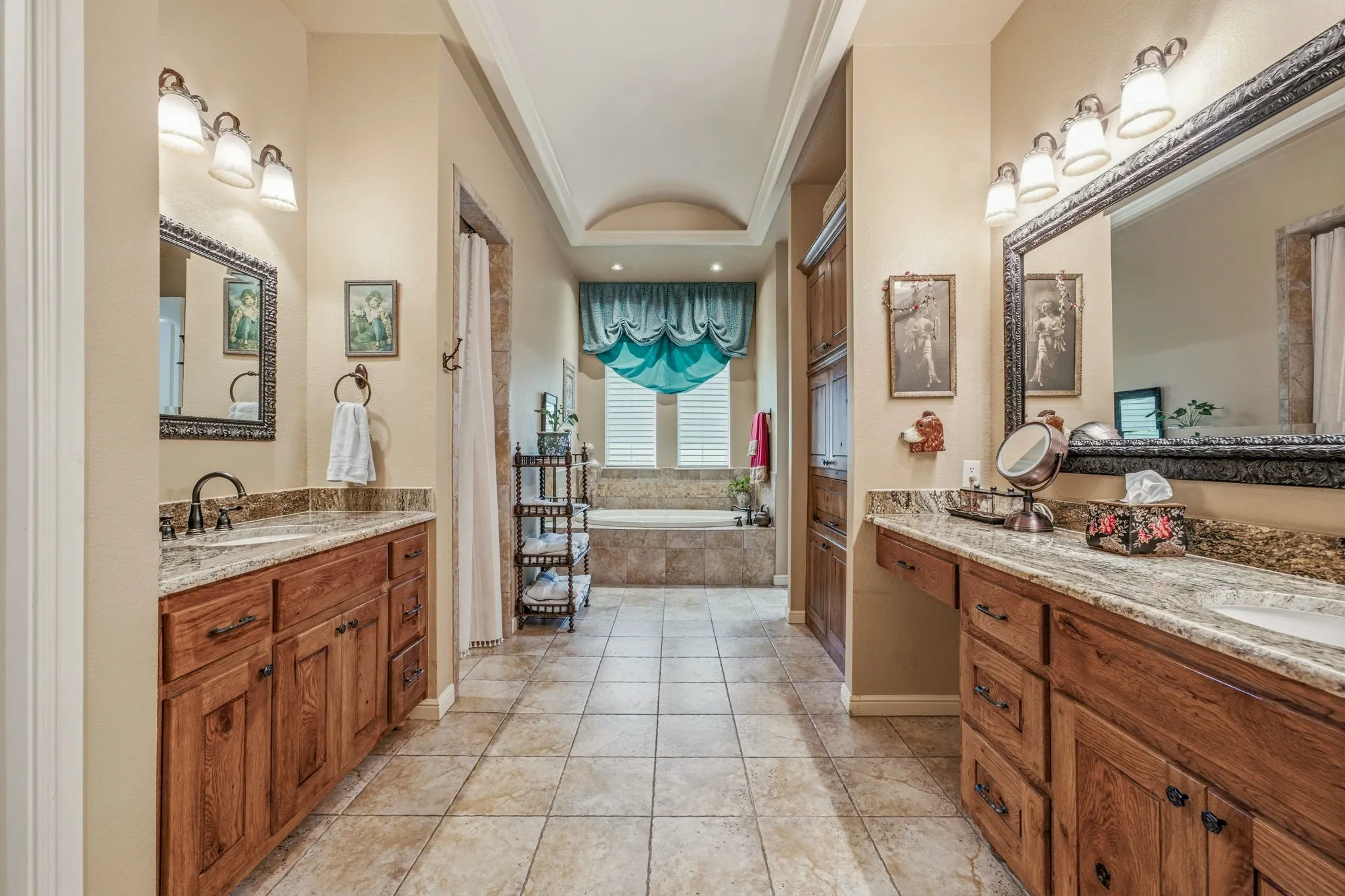 Single Family Residence For Sale in Parker County , 101 Western Breeze Drive, Fort Worth, Texas 76126, 4 Bedroom, 5 Bathroom, 3 Garage spaces, 4,330 Sqft, built in 2008, mls#21314706, Real Estate Agent in Fort Worth, Homes For Sale in Parker county, Homes For Sale in Fort Worth, Realtor in Fort Worth Texas, Real Estate Brokerage Independent Realty Texas, Luminita Cordes Realtor