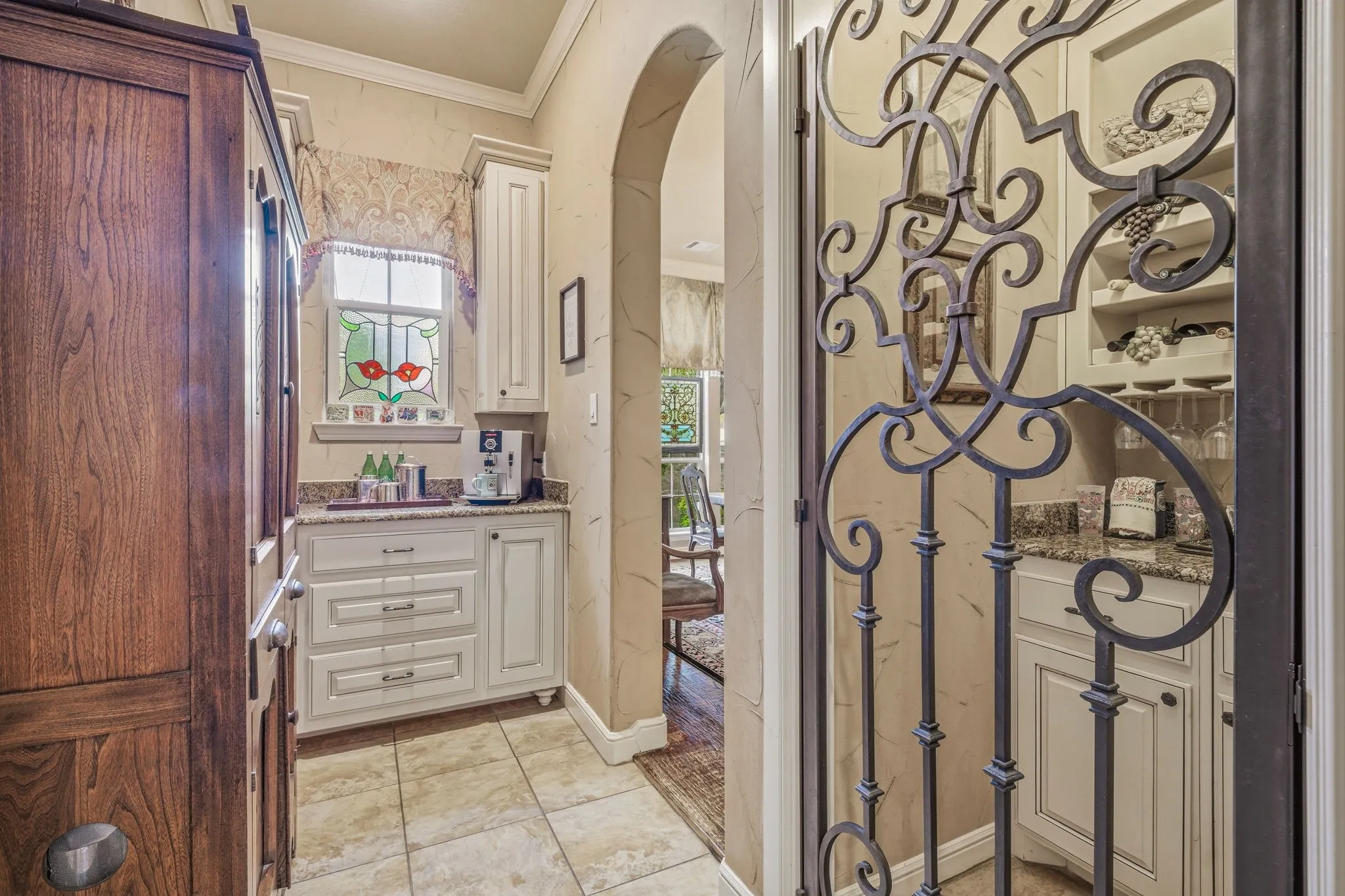 Single Family Residence For Sale in Parker County , 101 Western Breeze Drive, Fort Worth, Texas 76126, 4 Bedroom, 5 Bathroom, 3 Garage spaces, 4,330 Sqft, built in 2008, mls#21314706, Real Estate Agent in Fort Worth, Homes For Sale in Parker county, Homes For Sale in Fort Worth, Realtor in Fort Worth Texas, Real Estate Brokerage Independent Realty Texas, Luminita Cordes Realtor