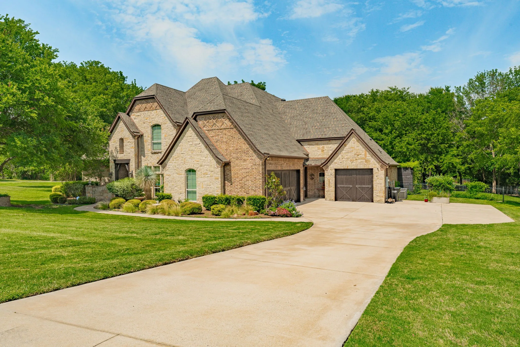 Single Family Residence For Sale in Parker County , 101 Western Breeze Drive, Fort Worth, Texas 76126, 4 Bedroom, 5 Bathroom, 3 Garage spaces, 4,330 Sqft, built in 2008, mls#21314706, Real Estate Agent in Fort Worth, Homes For Sale in Parker county, Homes For Sale in Fort Worth, Realtor in Fort Worth Texas, Real Estate Brokerage Independent Realty Texas, Luminita Cordes Realtor