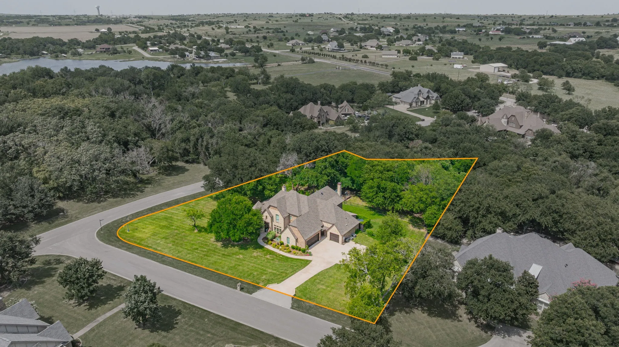 Single Family Residence For Sale in Parker County , 101 Western Breeze Drive, Fort Worth, Texas 76126, 4 Bedroom, 5 Bathroom, 3 Garage spaces, 4,330 Sqft, built in 2008, mls#21314706, Real Estate Agent in Fort Worth, Homes For Sale in Parker county, Homes For Sale in Fort Worth, Realtor in Fort Worth Texas, Real Estate Brokerage Independent Realty Texas, Luminita Cordes Realtor
