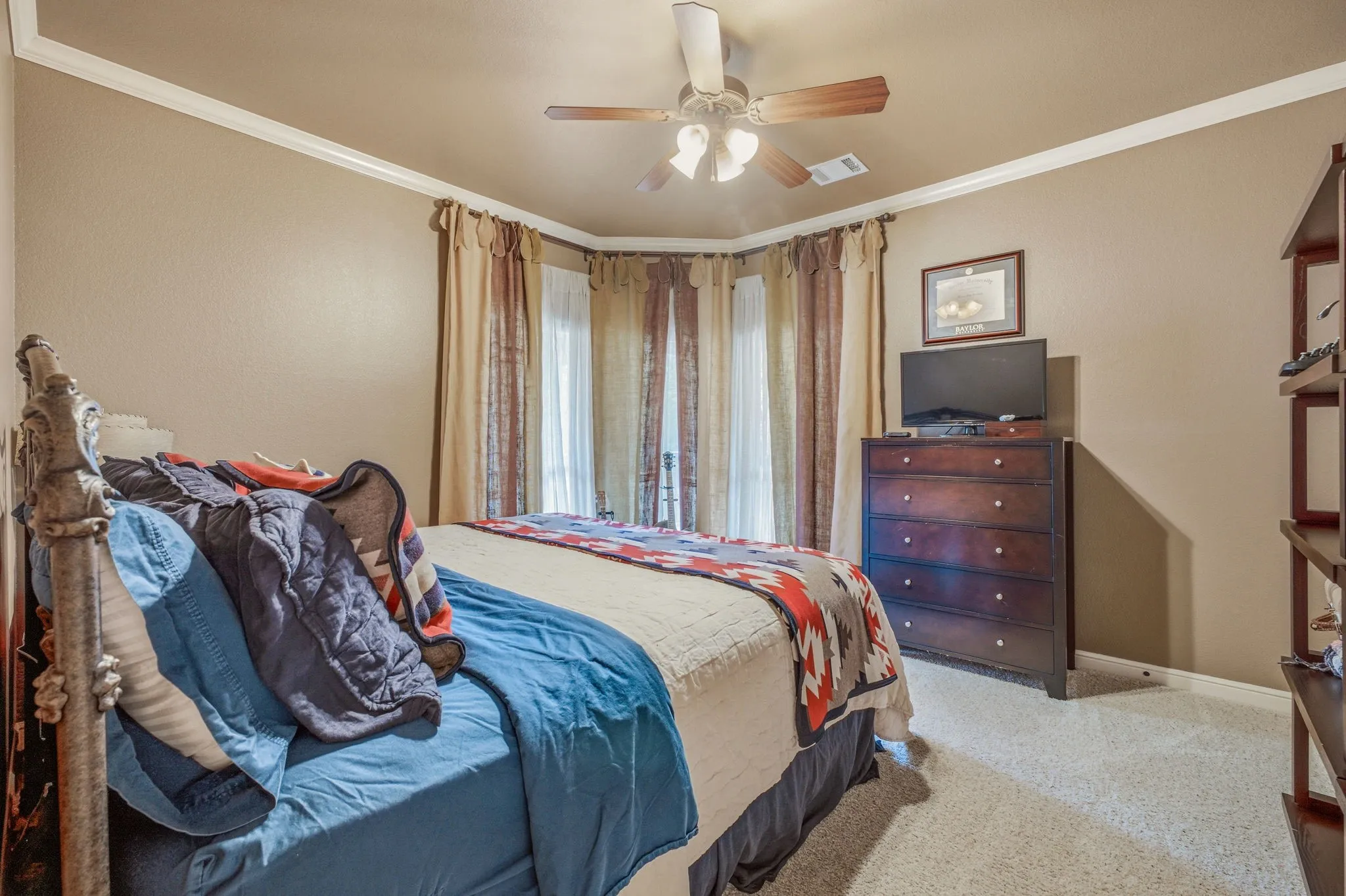 Single Family Residence For Sale in Parker County , 101 Western Breeze Drive, Fort Worth, Texas 76126, 4 Bedroom, 5 Bathroom, 3 Garage spaces, 4,330 Sqft, built in 2008, mls#21314706, Real Estate Agent in Fort Worth, Homes For Sale in Parker county, Homes For Sale in Fort Worth, Realtor in Fort Worth Texas, Real Estate Brokerage Independent Realty Texas, Luminita Cordes Realtor