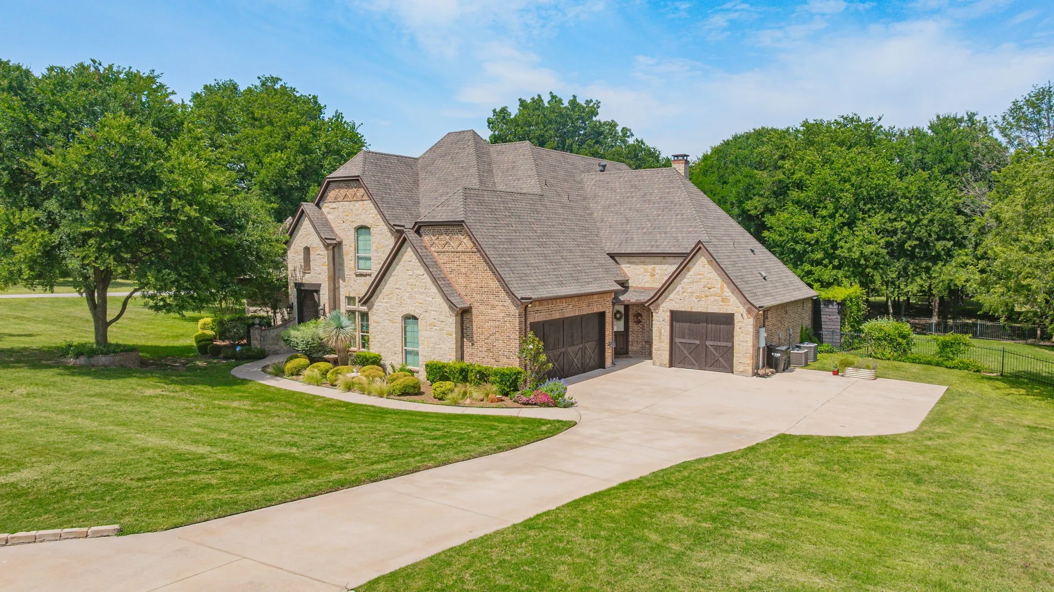Single Family Residence For Sale in Parker County , 101 Western Breeze Drive, Fort Worth, Texas 76126, 4 Bedroom, 5 Bathroom, 3 Garage spaces, 4,330 Sqft, built in 2008, mls#21314706, Real Estate Agent in Fort Worth, Homes For Sale in Parker county, Homes For Sale in Fort Worth, Realtor in Fort Worth Texas, Real Estate Brokerage Independent Realty Texas, Luminita Cordes Realtor