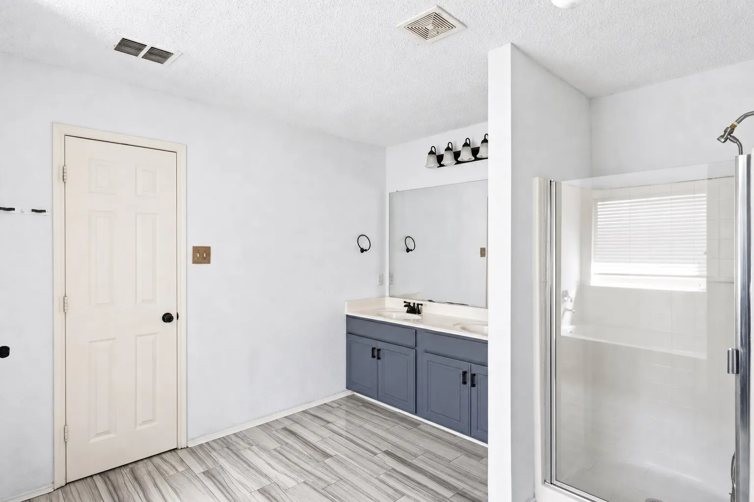Single Family Residence For Sale in Rockwall County , 2830 Misty Ridge Lane, Rockwall, Texas 75032, 4 Bedroom, 3 Bathroom, 2 Garage spaces, 2,952 Sqft, built in 2002, mls#21314797, Real Estate Agent in Rockwall, Homes For Sale in Rockwall county, Homes For Sale in Rockwall, Realtor in Rockwall Texas, Real Estate Brokerage Independent Realty Texas, Luminita Cordes Realtor