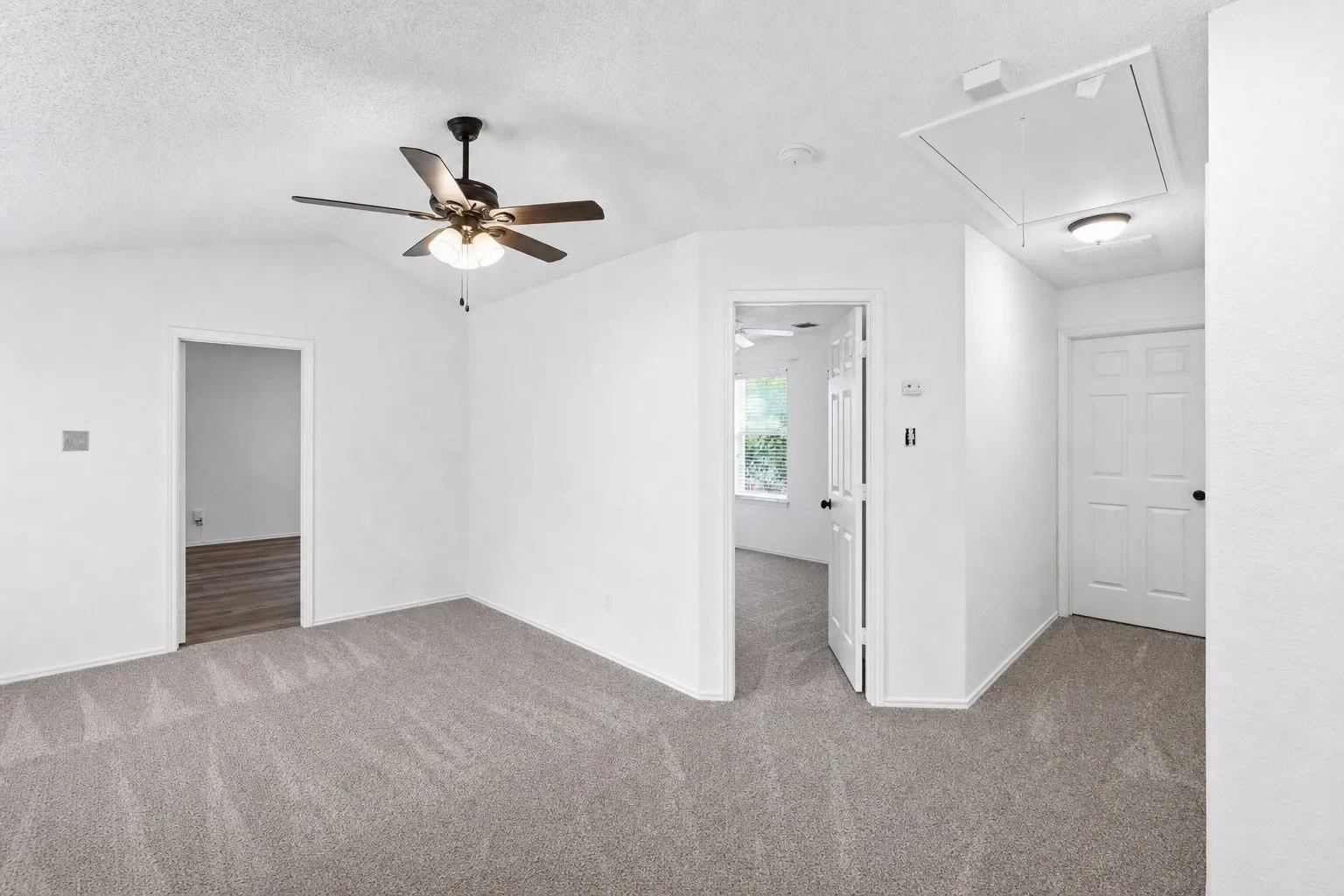 Single Family Residence For Sale in Rockwall County , 2830 Misty Ridge Lane, Rockwall, Texas 75032, 4 Bedroom, 3 Bathroom, 2 Garage spaces, 2,952 Sqft, built in 2002, mls#21314797, Real Estate Agent in Rockwall, Homes For Sale in Rockwall county, Homes For Sale in Rockwall, Realtor in Rockwall Texas, Real Estate Brokerage Independent Realty Texas, Luminita Cordes Realtor