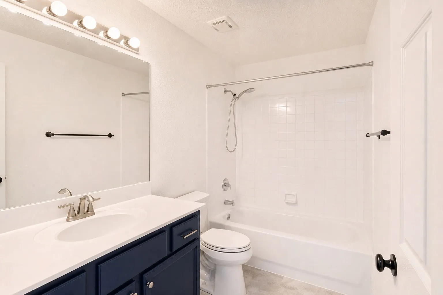 Single Family Residence For Sale in Rockwall County , 2830 Misty Ridge Lane, Rockwall, Texas 75032, 4 Bedroom, 3 Bathroom, 2 Garage spaces, 2,952 Sqft, built in 2002, mls#21314797, Real Estate Agent in Rockwall, Homes For Sale in Rockwall county, Homes For Sale in Rockwall, Realtor in Rockwall Texas, Real Estate Brokerage Independent Realty Texas, Luminita Cordes Realtor
