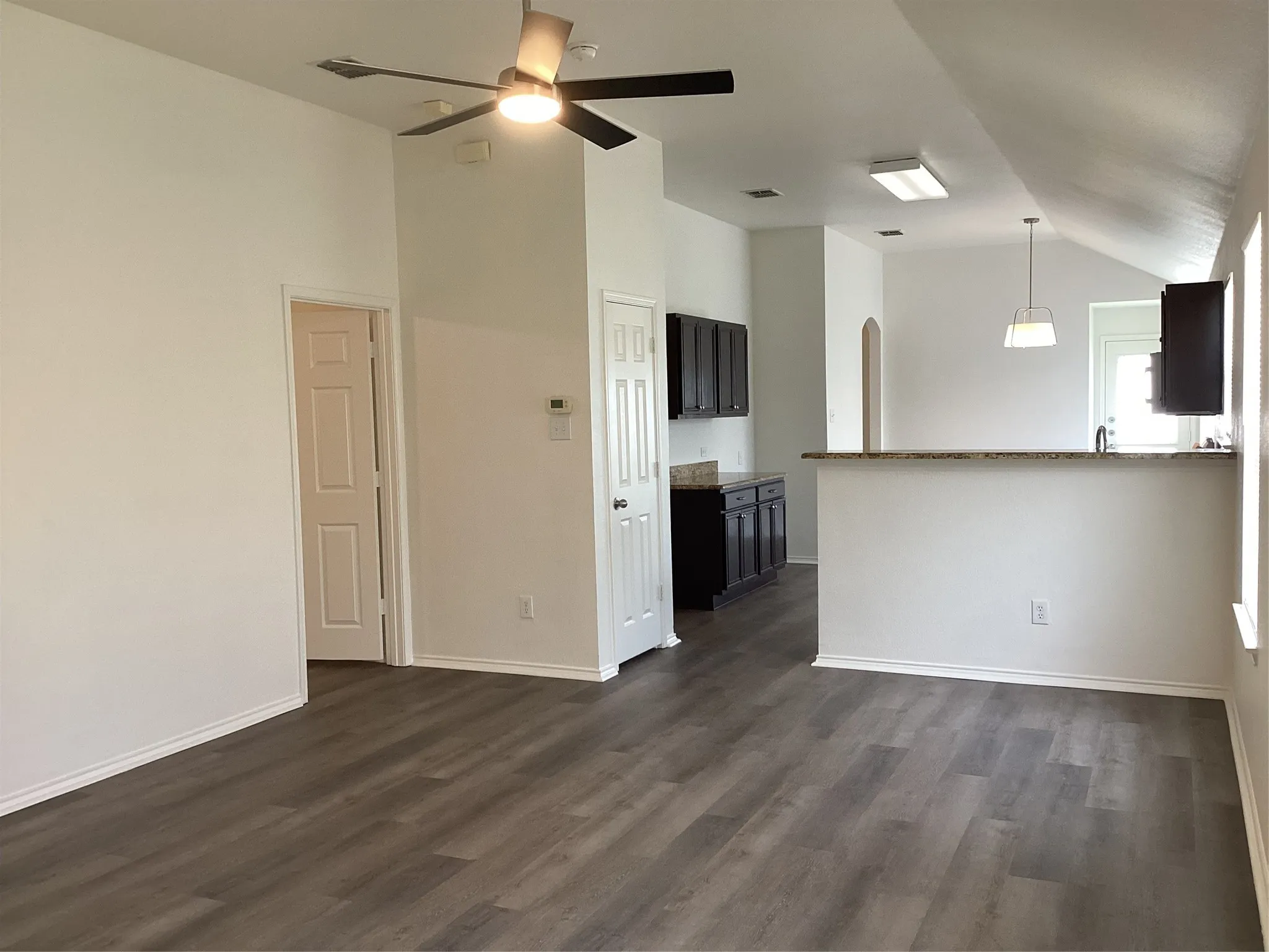 Single Family Residence For Rent in Tarrant County , 11900 Porcupine Drive, Fort Worth, Texas 76244, 4 Bedroom, 2 Bathroom, 2 Garage spaces, 1,560 Sqft, built in 2006, mls#21314308, Real Estate Agent in Fort Worth, Homes For Rent in Tarrant county, Homes For Rent in Fort Worth, Realtor in Fort Worth Texas, Real Estate Brokerage Independent Realty Texas, Luminita Cordes Realtor
