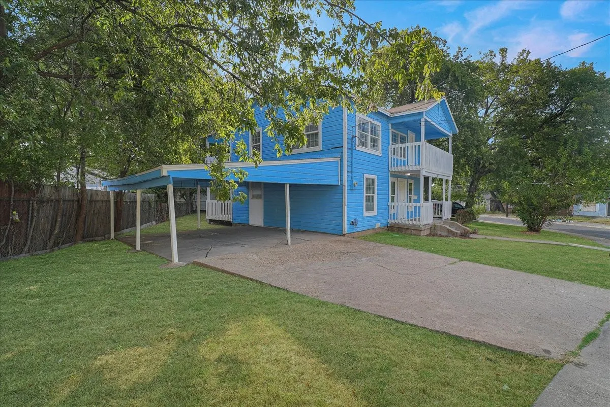 Single Family Residence For Rent in Dallas County , 2001 Redman Circle, Dallas, Texas 75223, 5 Bedroom, 2 Bathroom, Garage spaces, 1,497 Sqft, built in 1951, mls#21314813, Real Estate Agent in Dallas, Homes For Rent in Dallas county, Homes For Rent in Dallas, Realtor in Dallas Texas, Real Estate Brokerage Independent Realty Texas, Luminita Cordes Realtor