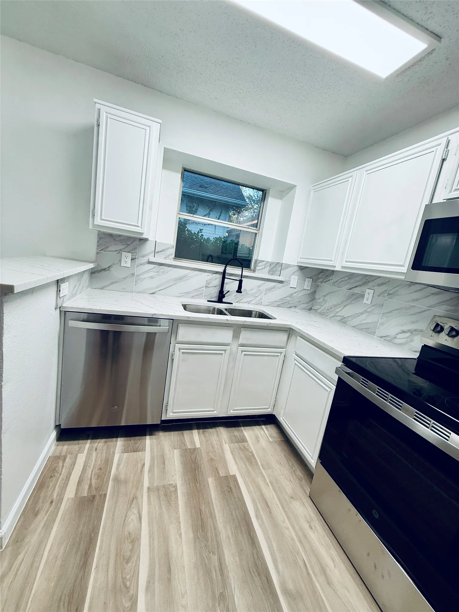 Single Family Residence For Sale in Collin County , 1541 Collin Drive, Allen, Texas 75002, 3 Bedroom, 3 Bathroom, 1 Garage spaces, 1,342 Sqft, built in 1992, mls#21314837, Real Estate Agent in Allen, Homes For Sale in Collin county, Homes For Sale in Allen, Realtor in Allen Texas, Real Estate Brokerage Independent Realty Texas, Luminita Cordes Realtor