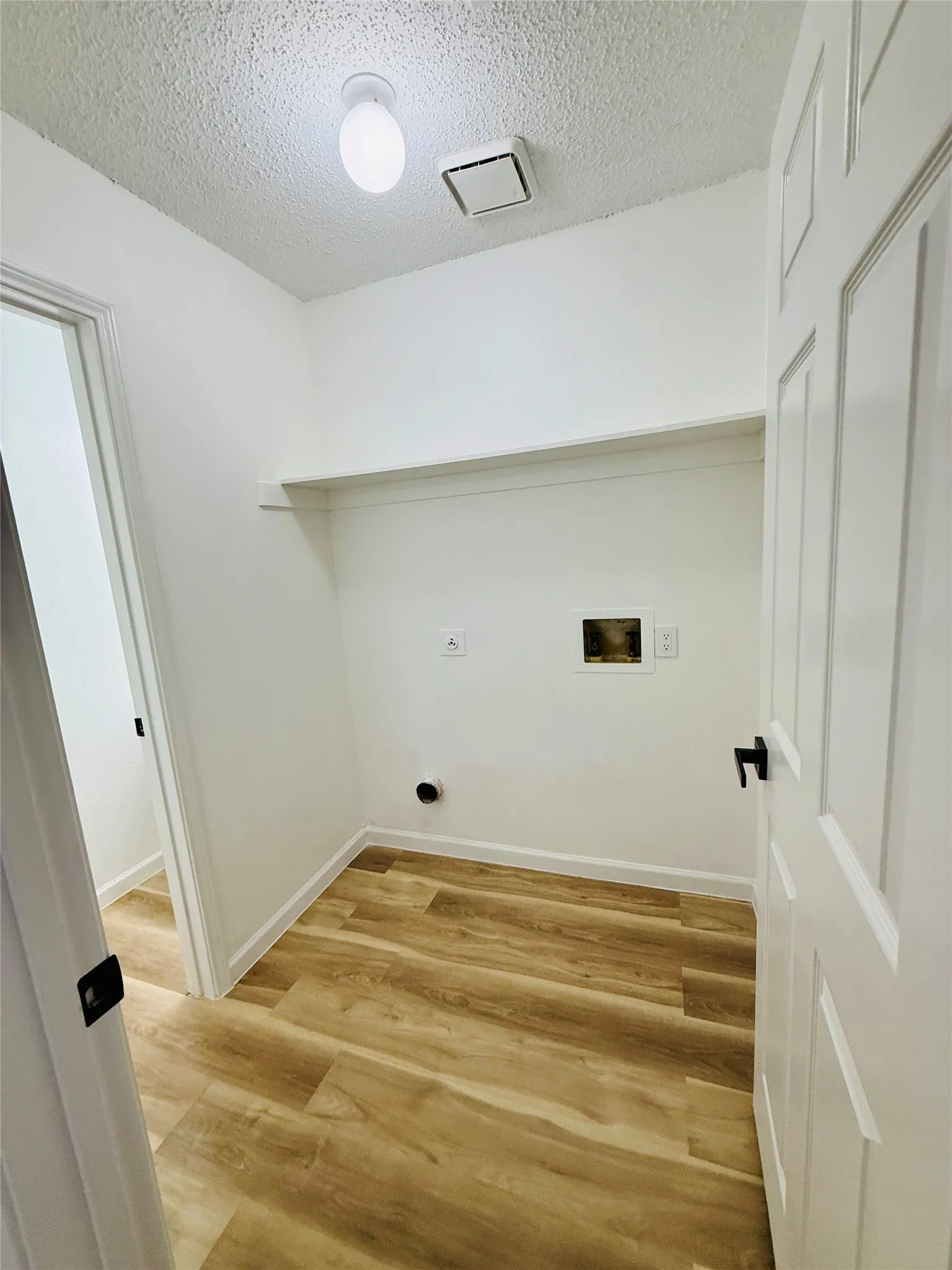 Single Family Residence For Sale in Collin County , 1541 Collin Drive, Allen, Texas 75002, 3 Bedroom, 3 Bathroom, 1 Garage spaces, 1,342 Sqft, built in 1992, mls#21314837, Real Estate Agent in Allen, Homes For Sale in Collin county, Homes For Sale in Allen, Realtor in Allen Texas, Real Estate Brokerage Independent Realty Texas, Luminita Cordes Realtor