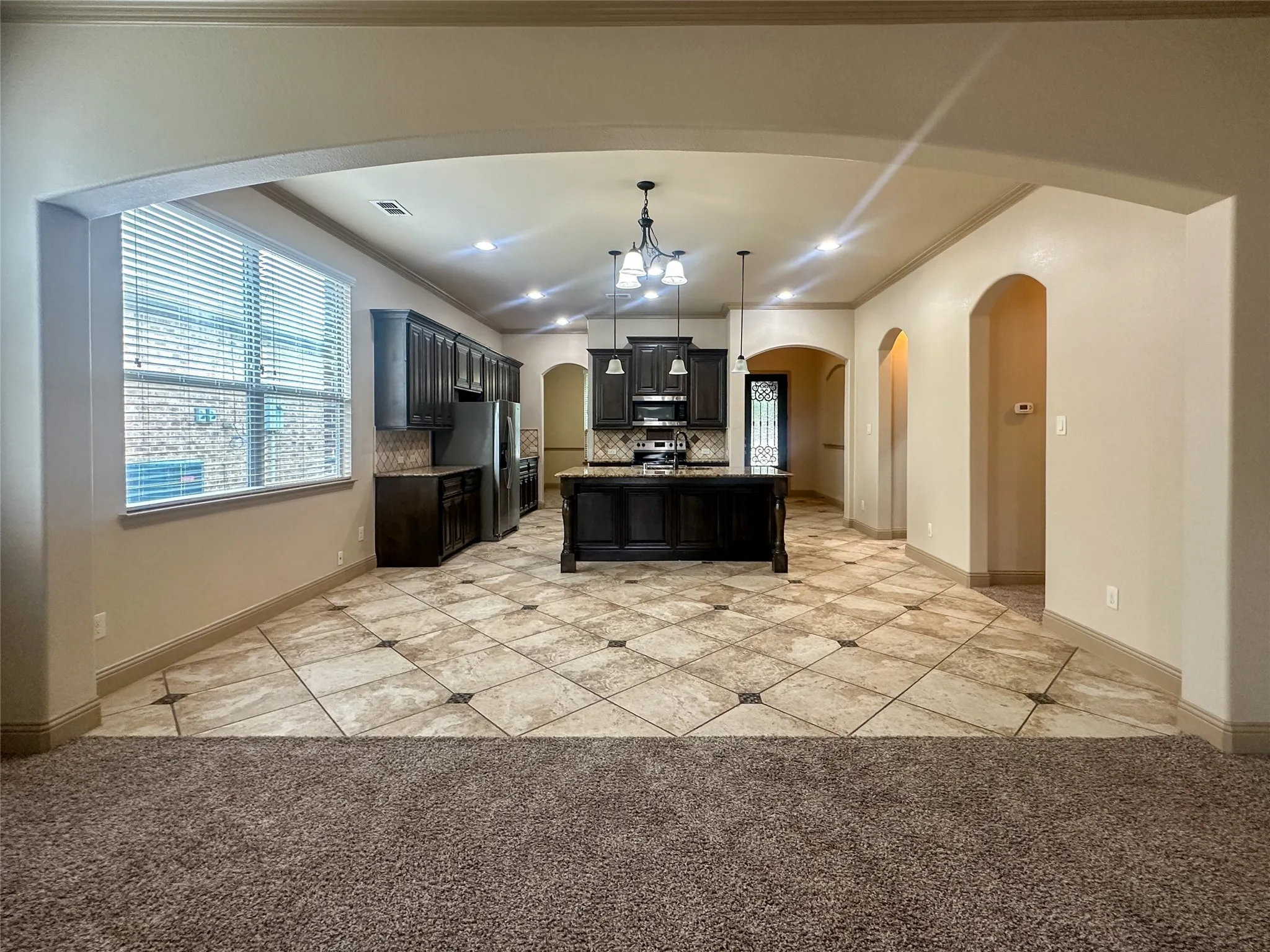 Single Family Residence For Sale in Ellis County , 422 Calvert Drive, Midlothian, Texas 76065, 4 Bedroom, 2 Bathroom, 2 Garage spaces, 2,205 Sqft, built in 2015, mls#21314821, Real Estate Agent in Midlothian, Homes For Sale in Ellis county, Homes For Sale in Midlothian, Realtor in Midlothian Texas, Real Estate Brokerage Independent Realty Texas, Luminita Cordes Realtor