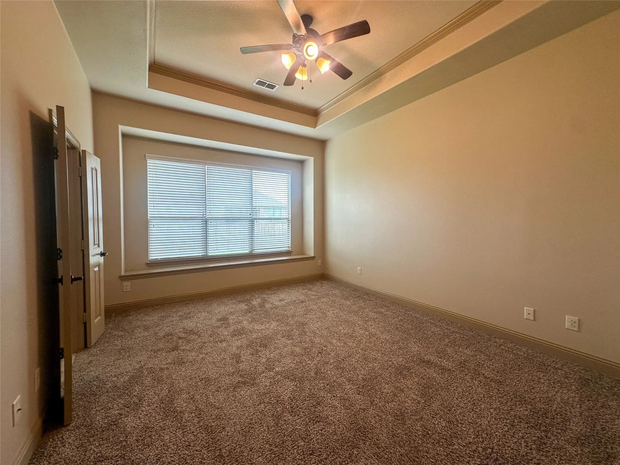 Single Family Residence For Sale in Ellis County , 422 Calvert Drive, Midlothian, Texas 76065, 4 Bedroom, 2 Bathroom, 2 Garage spaces, 2,205 Sqft, built in 2015, mls#21314821, Real Estate Agent in Midlothian, Homes For Sale in Ellis county, Homes For Sale in Midlothian, Realtor in Midlothian Texas, Real Estate Brokerage Independent Realty Texas, Luminita Cordes Realtor